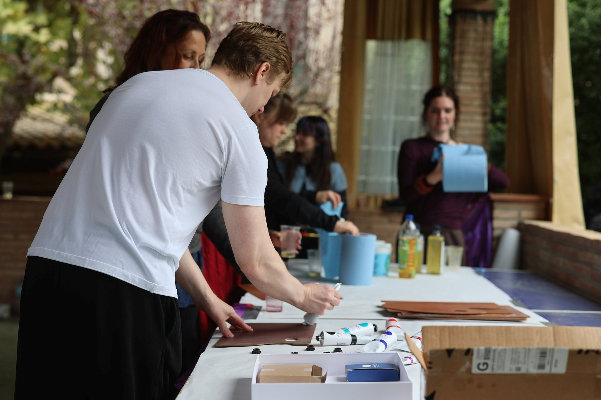 black and white bed linen