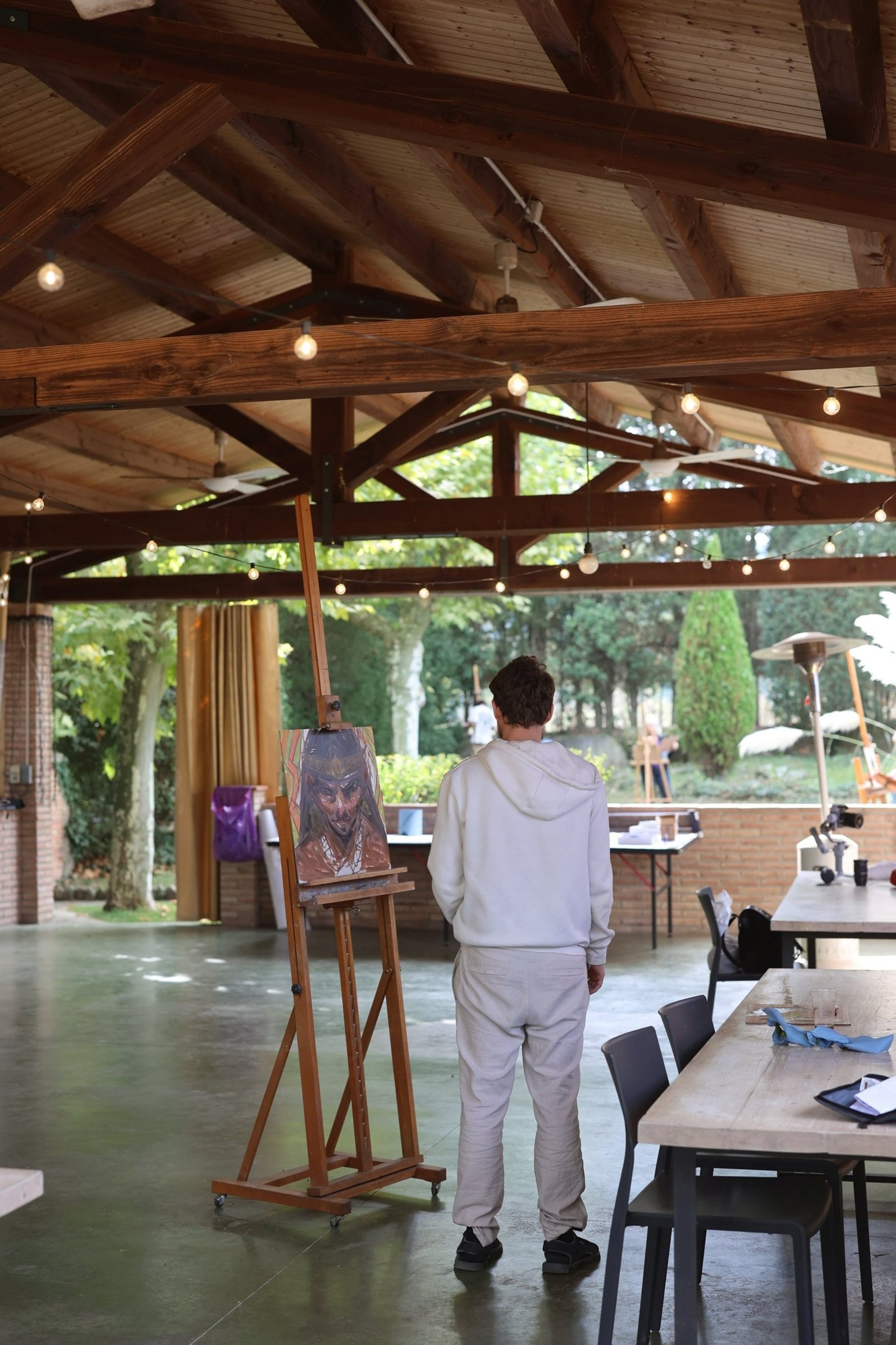 black and white bed linen