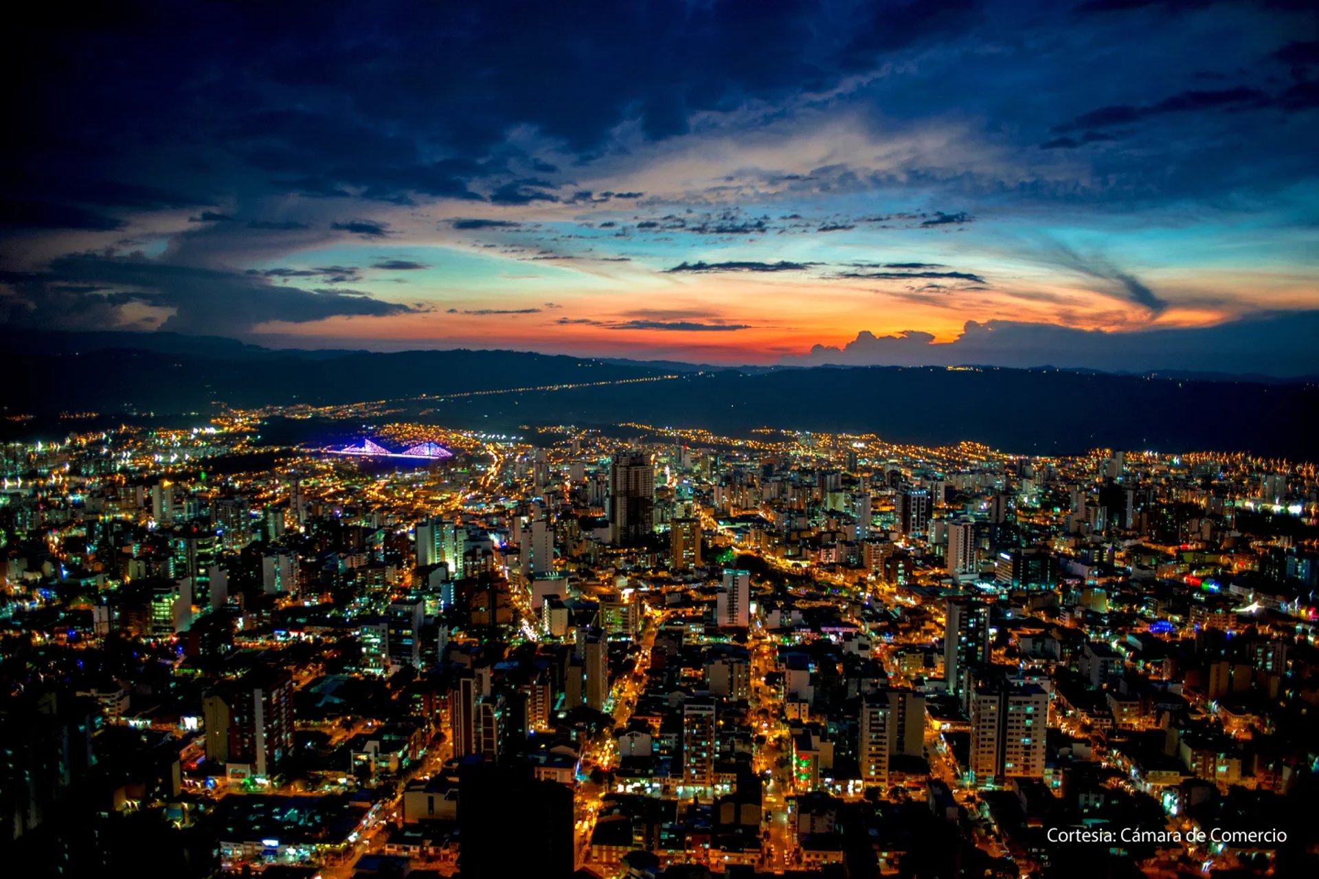 river flows between mountains
