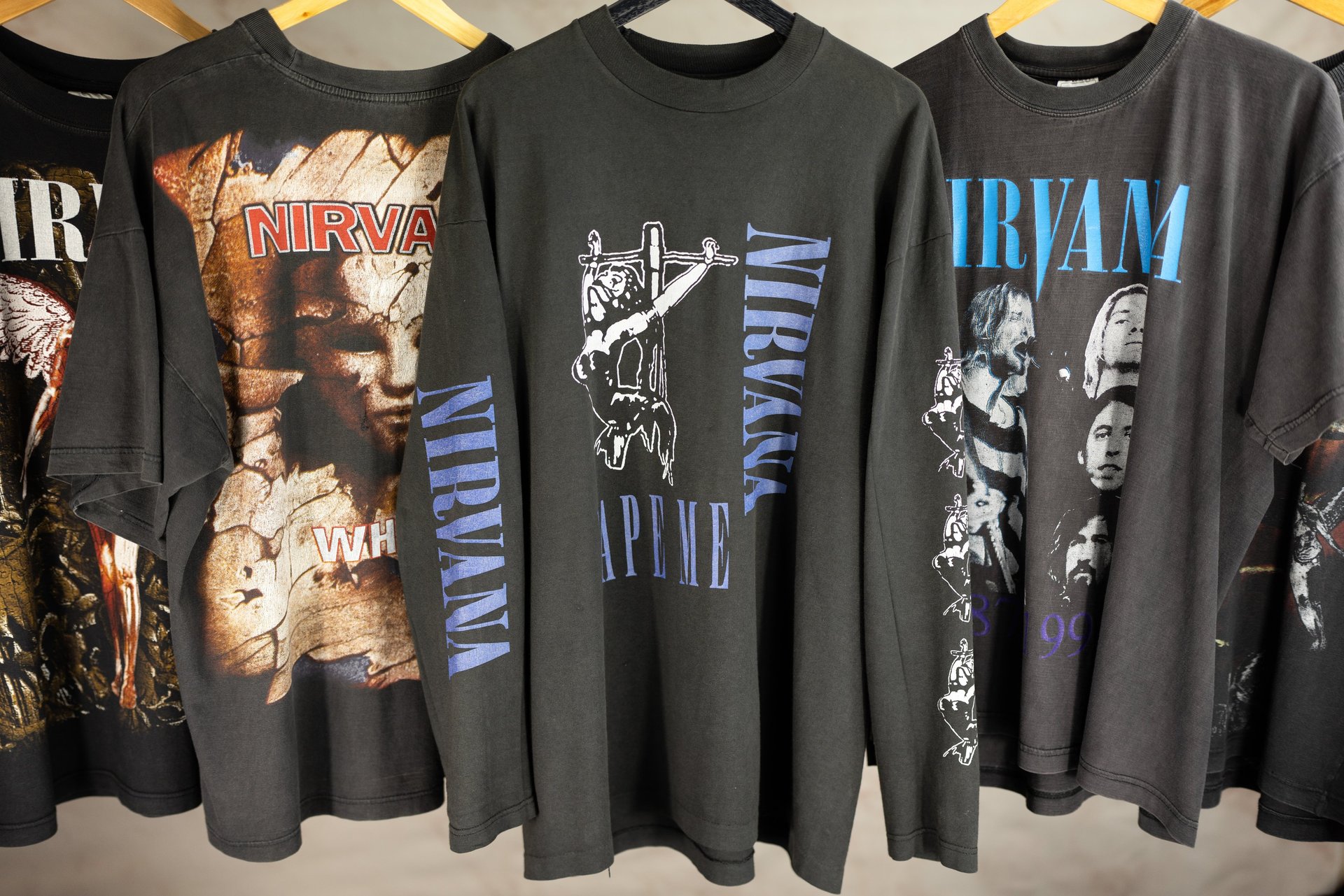 black and white bed linen