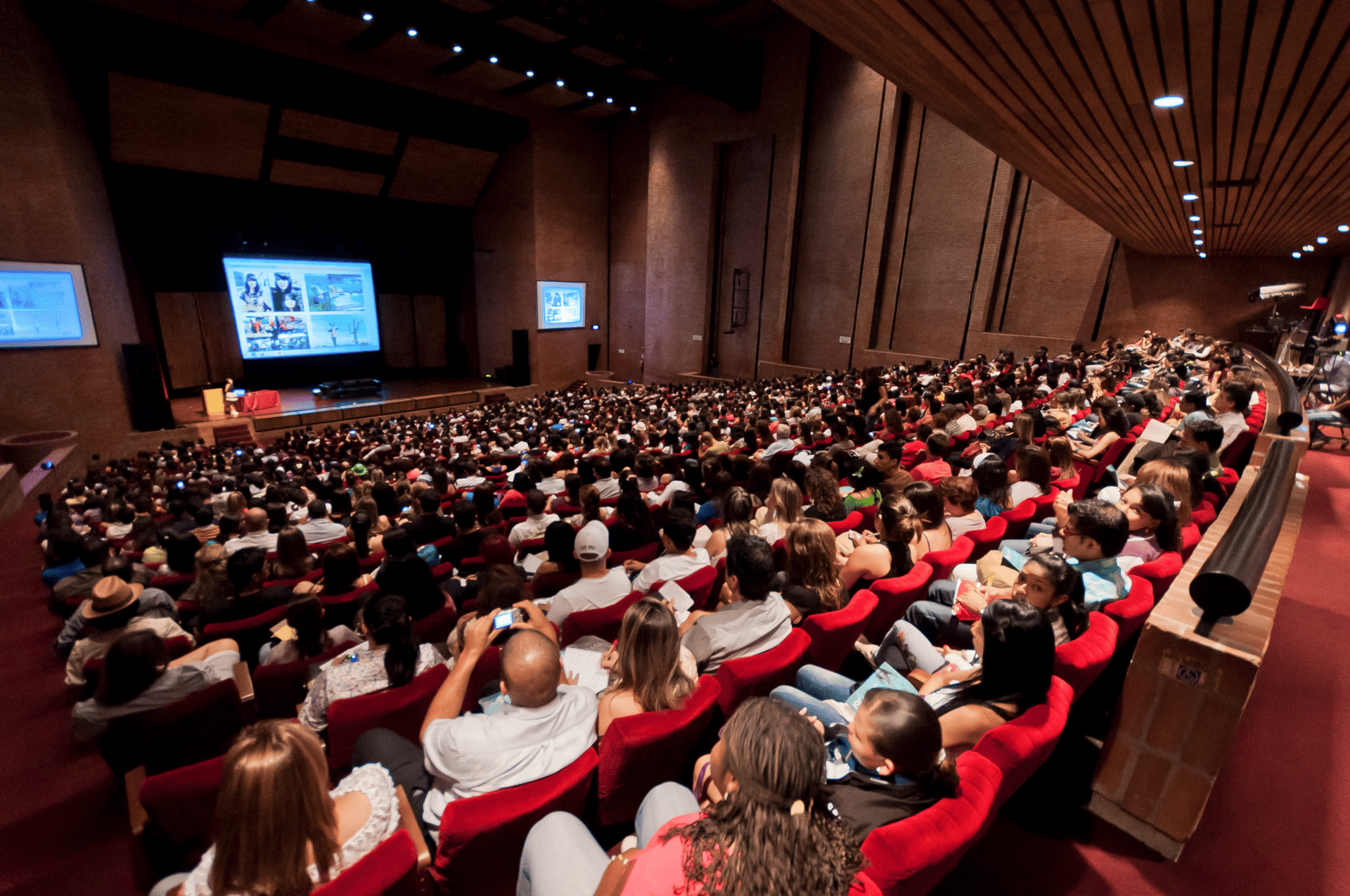 Mestre de cerimônias - Eventos públicos, corporativos e sociais