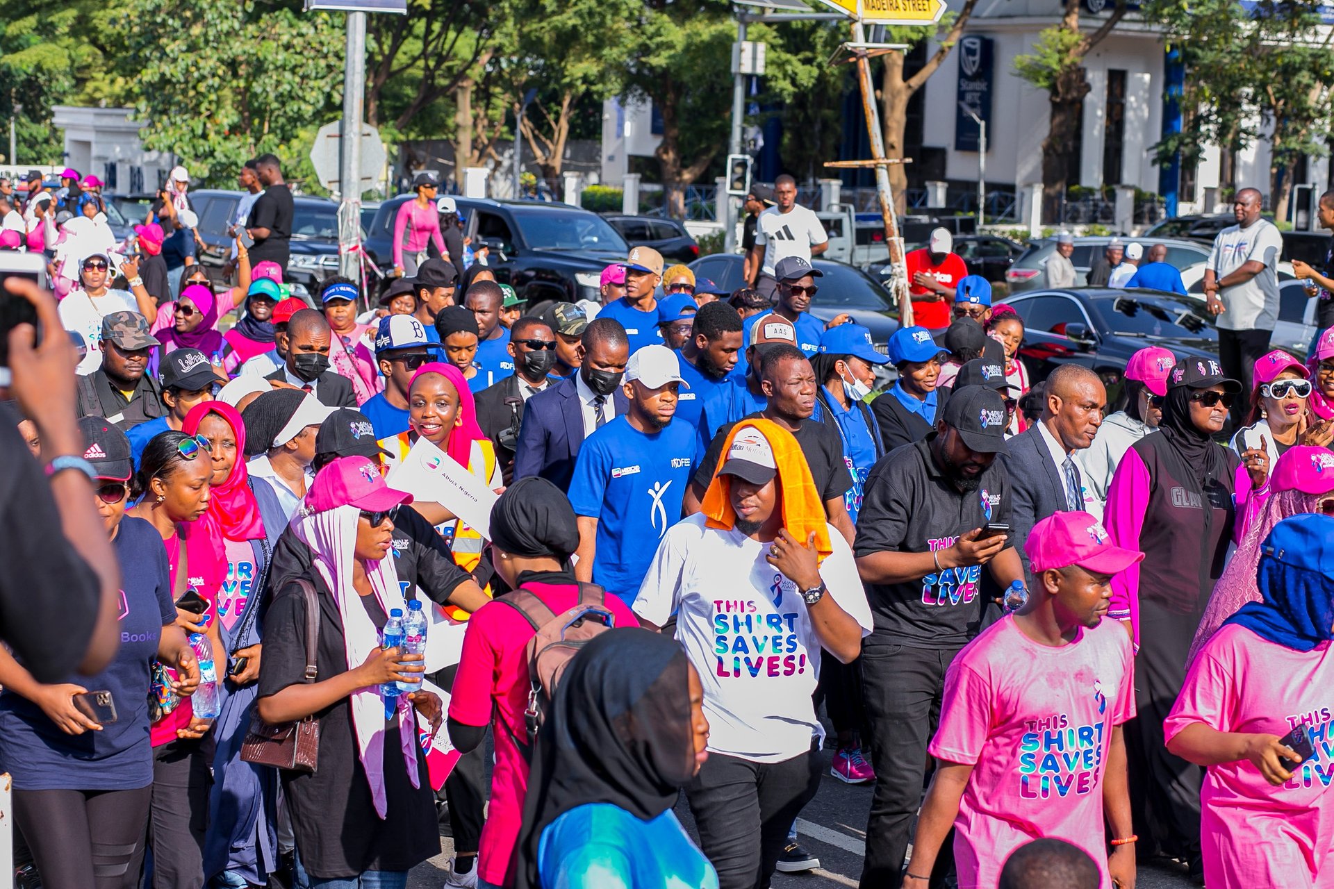 gray computer monitor