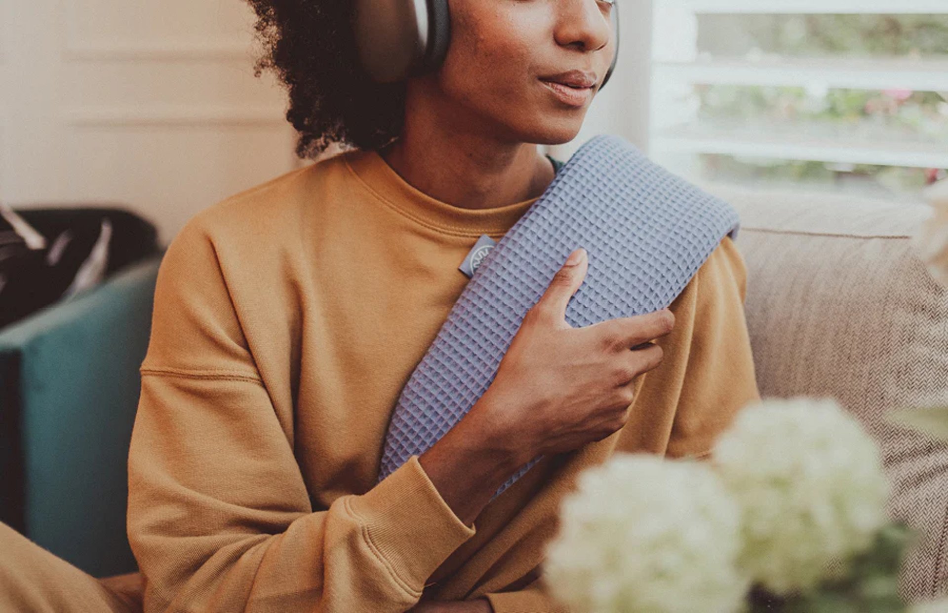 black and white bed linen