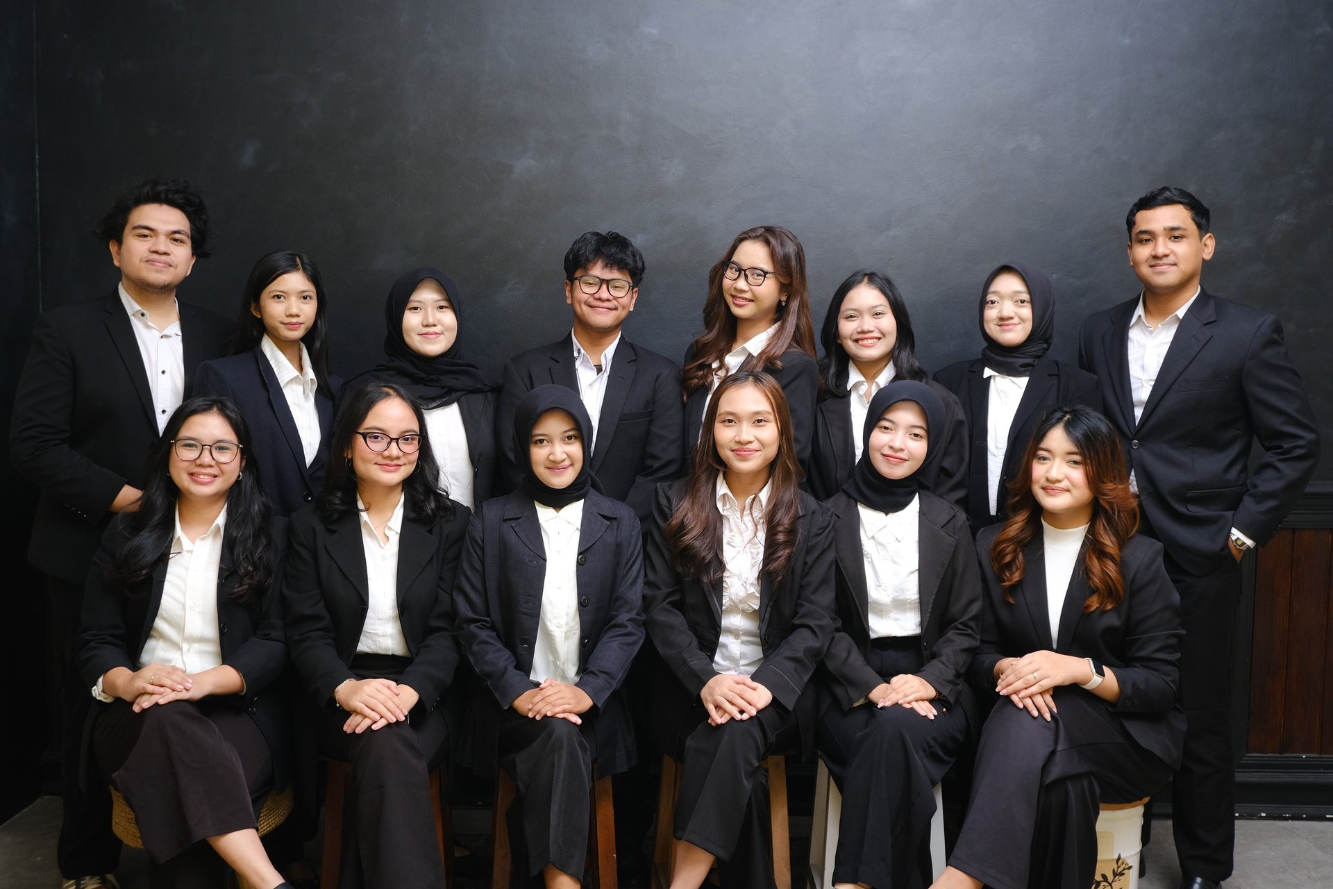 black and white bed linen