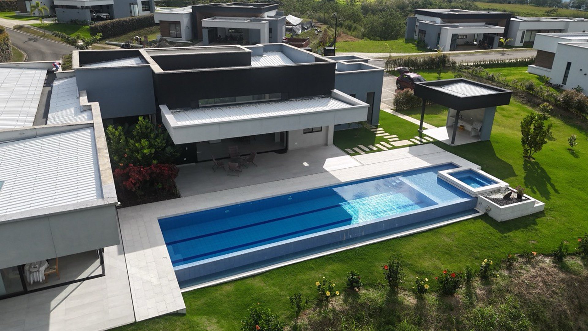 black and white bed linen