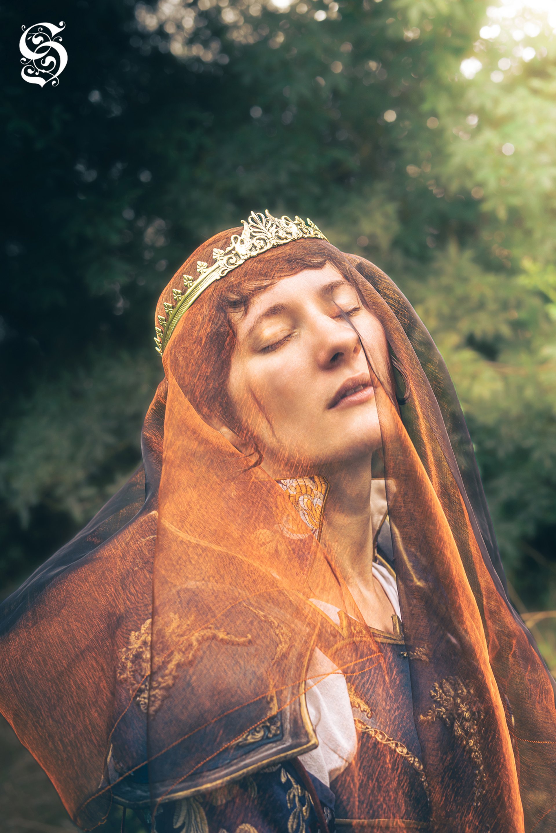 an abstract photo of a curved building with a blue sky in the background