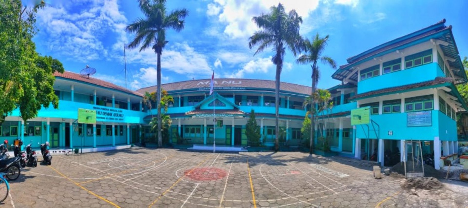 black and white bed linen