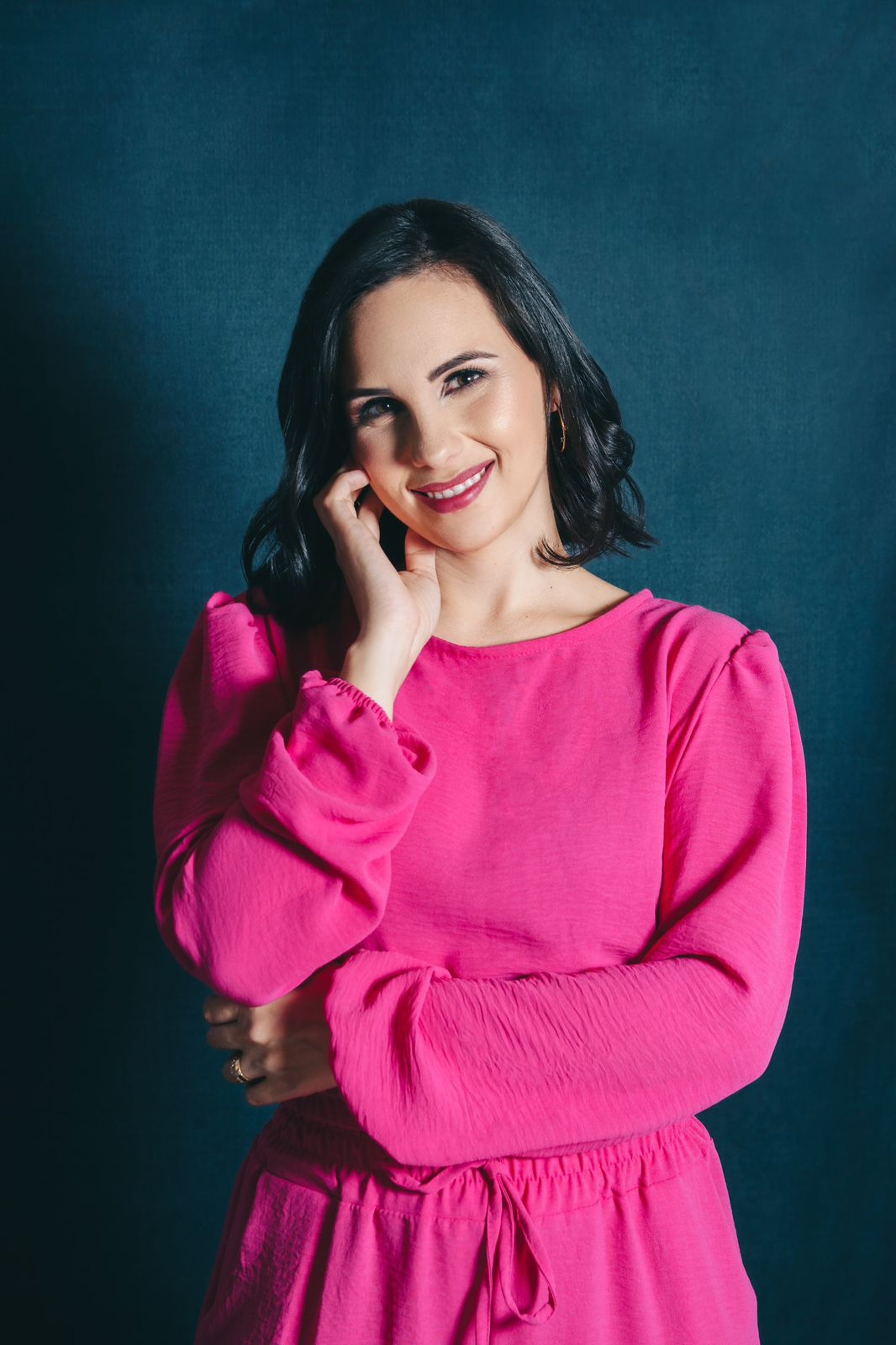 gray computer monitor