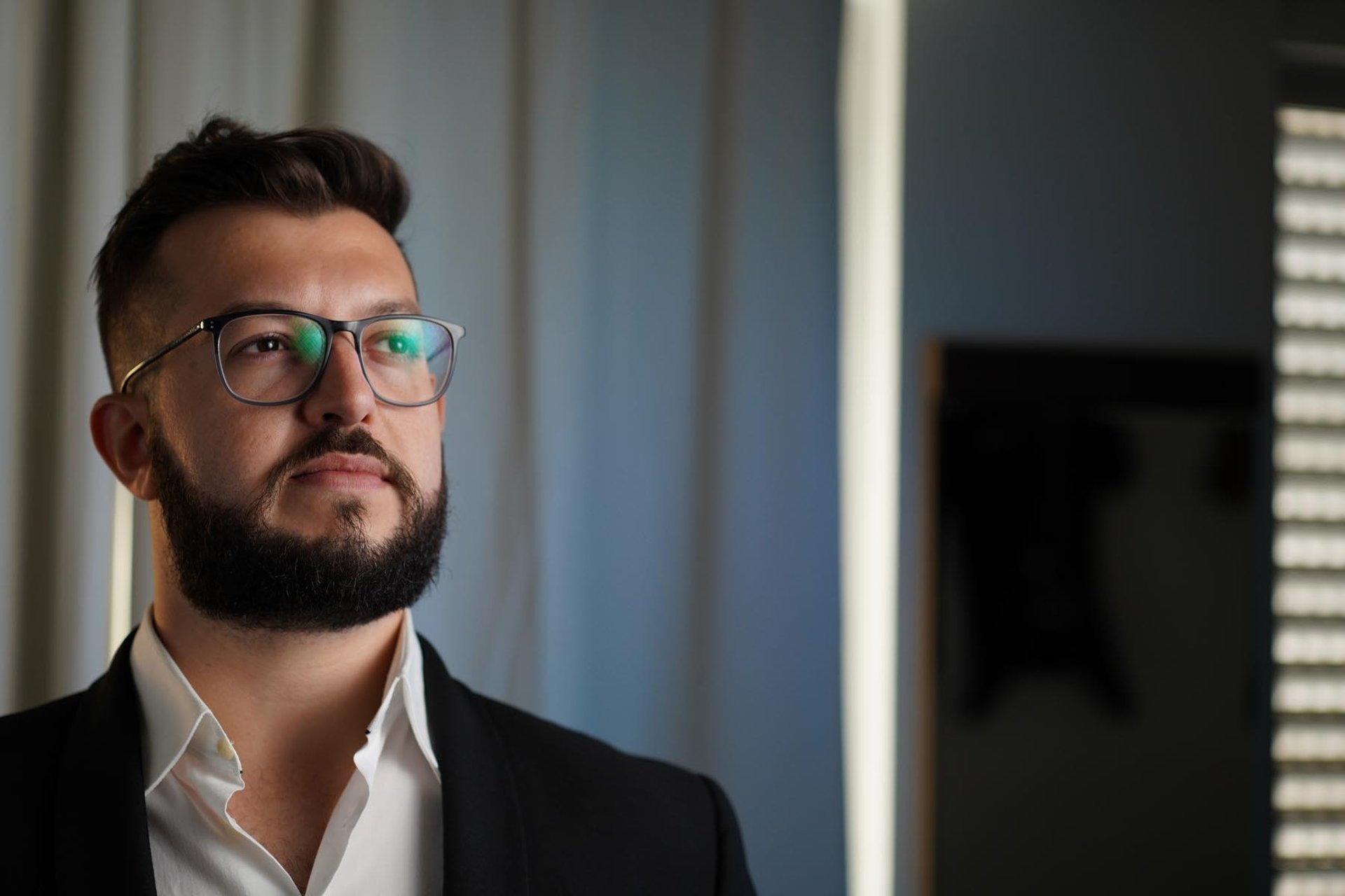 black and white bed linen