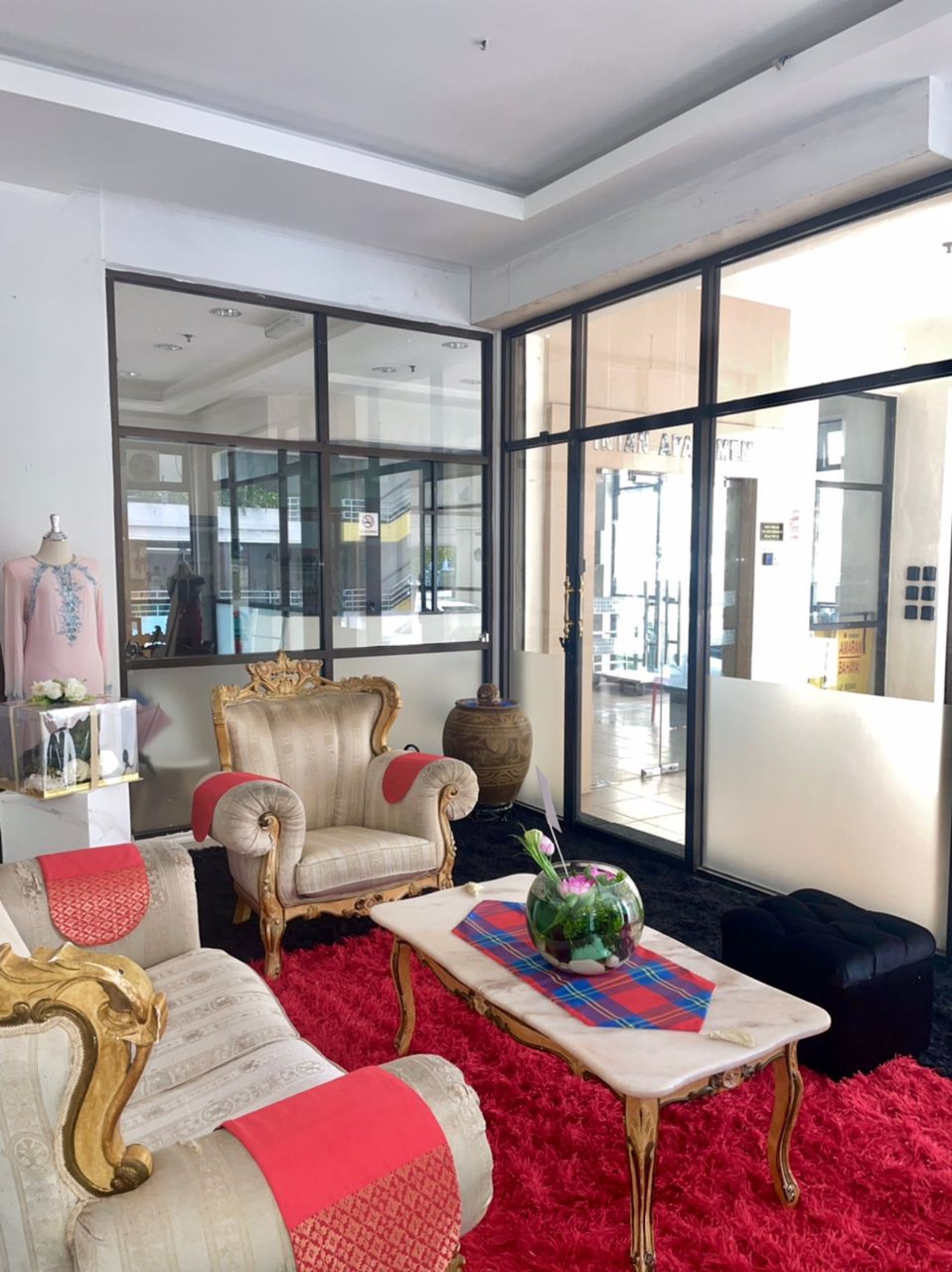 black and white bed linen