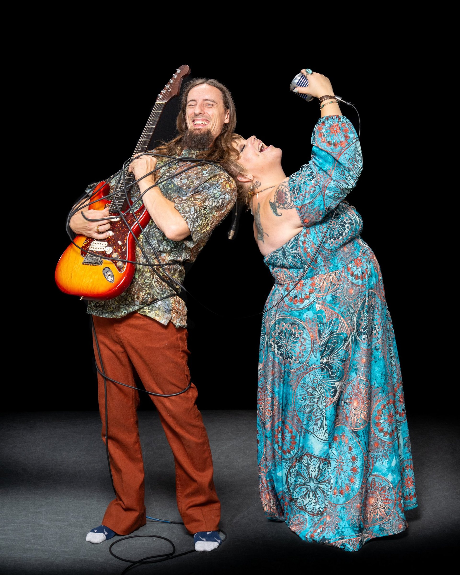 black and white bed linen