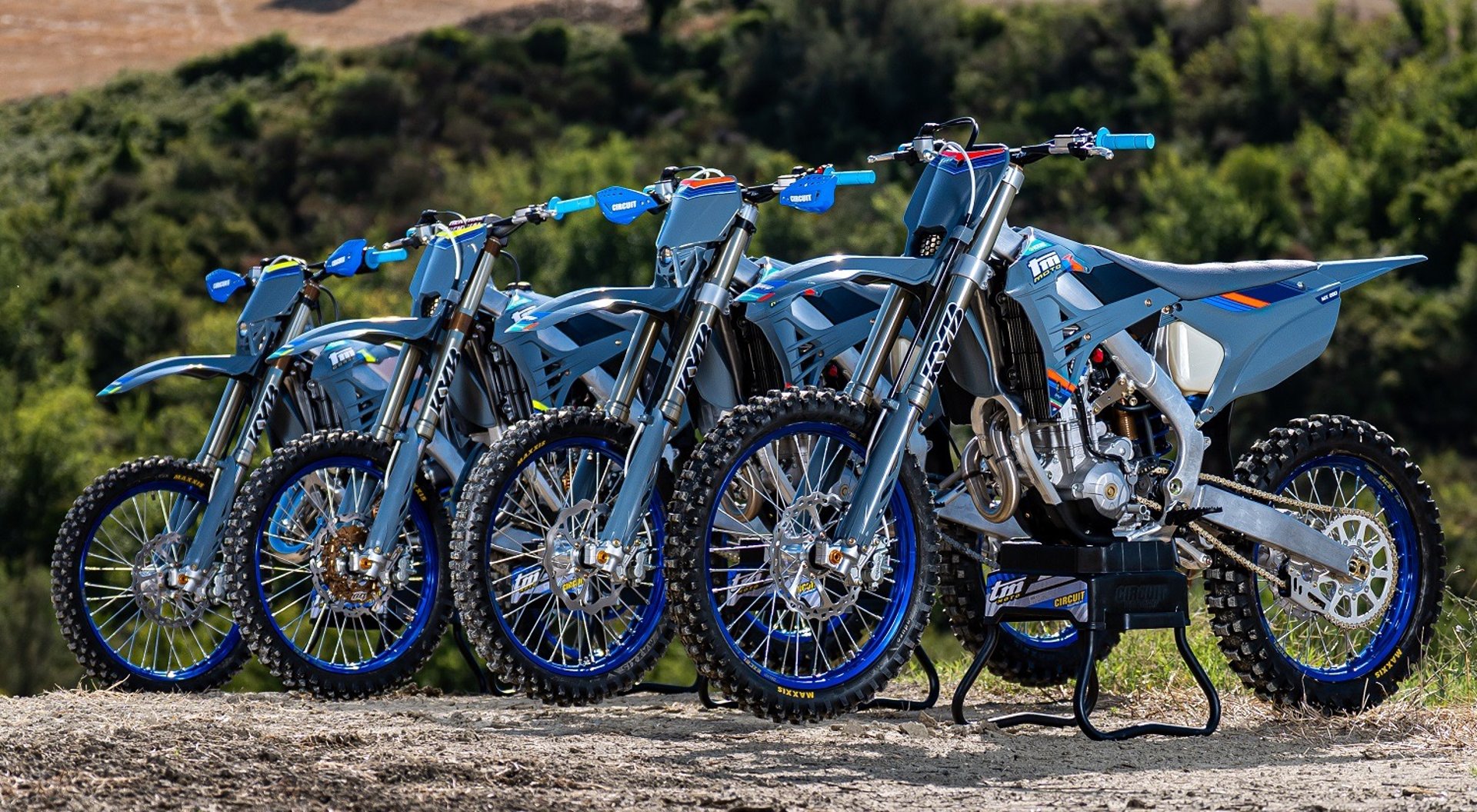 black and brown leather padded tub sofa