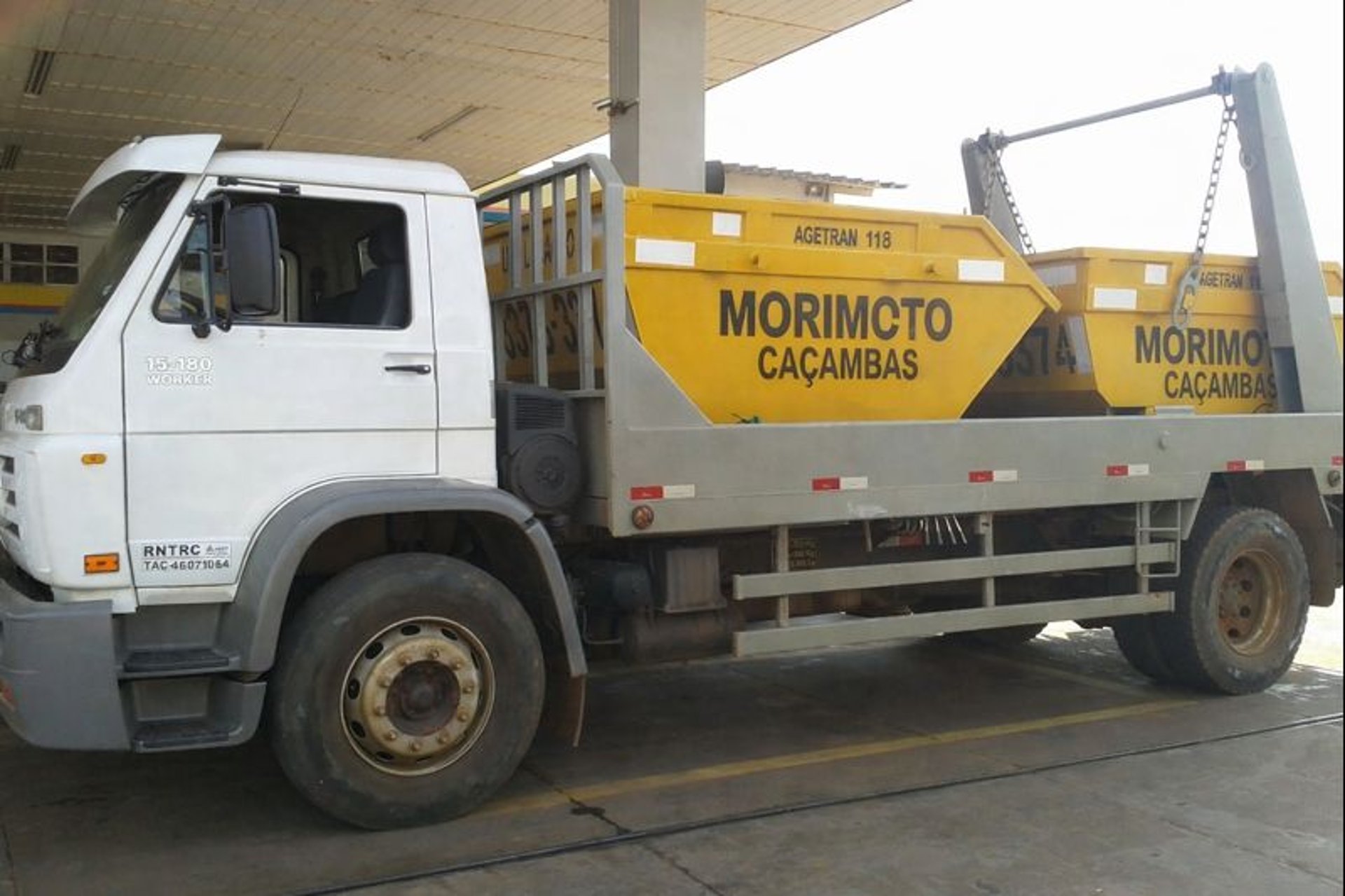 black and brown leather padded tub sofa