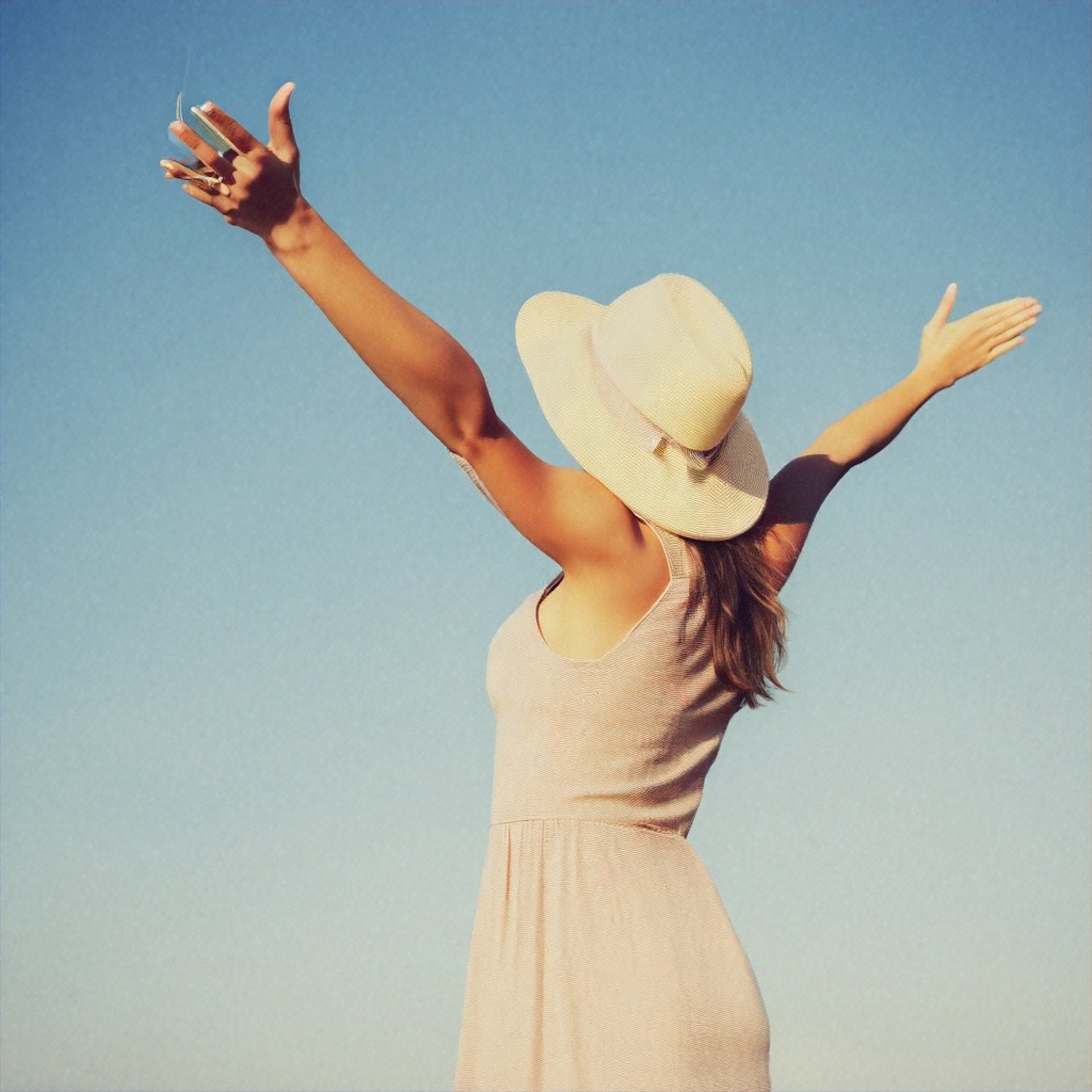 gray computer monitor