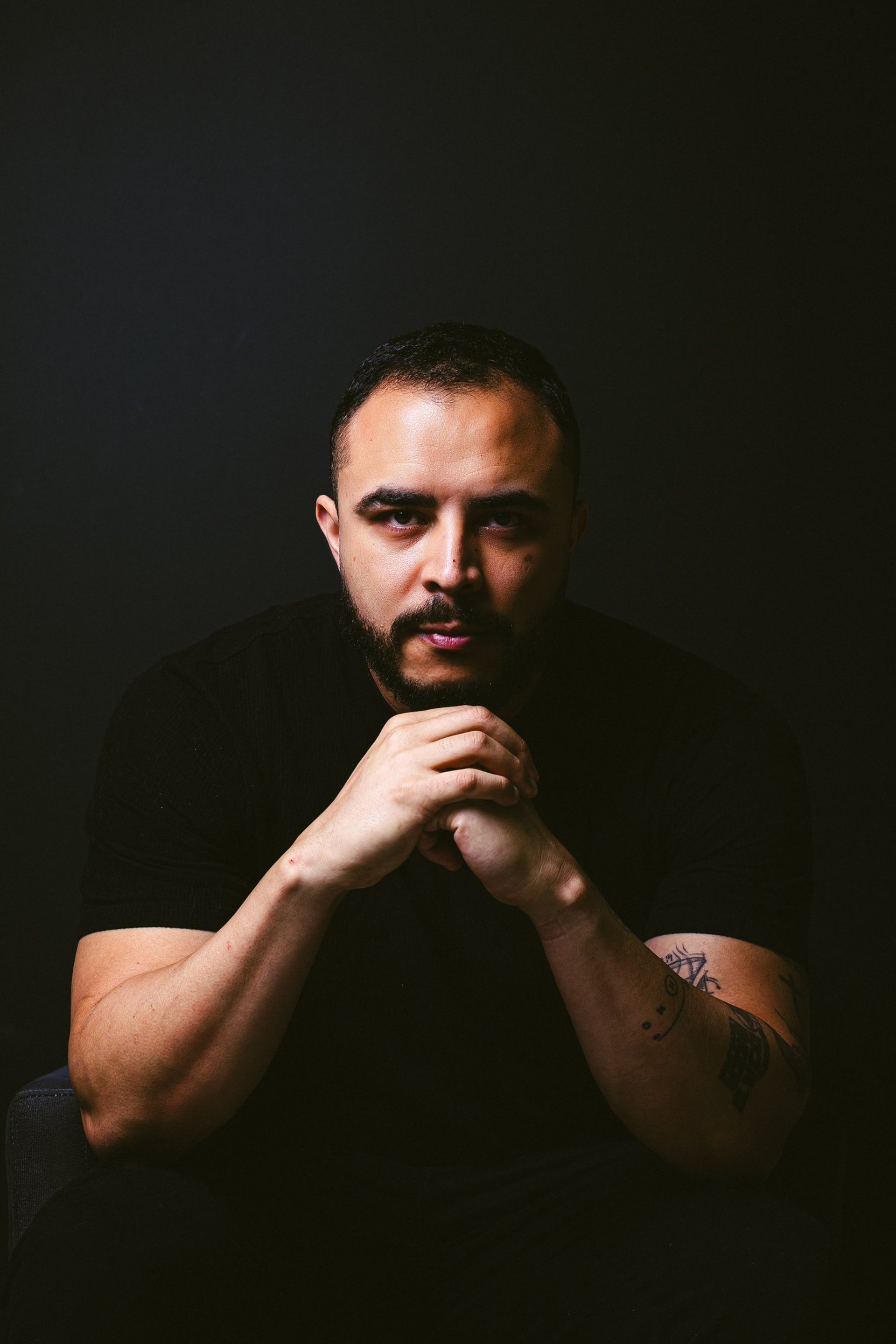 black and white bed linen