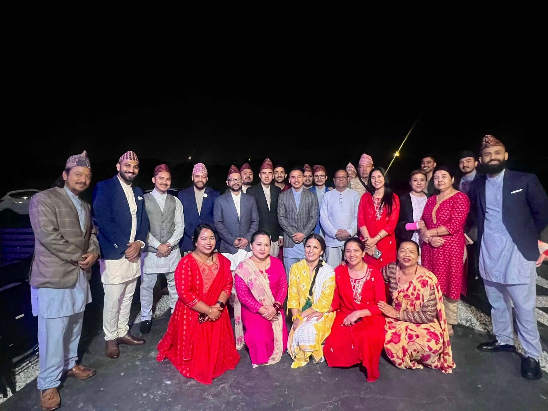 gray computer monitor