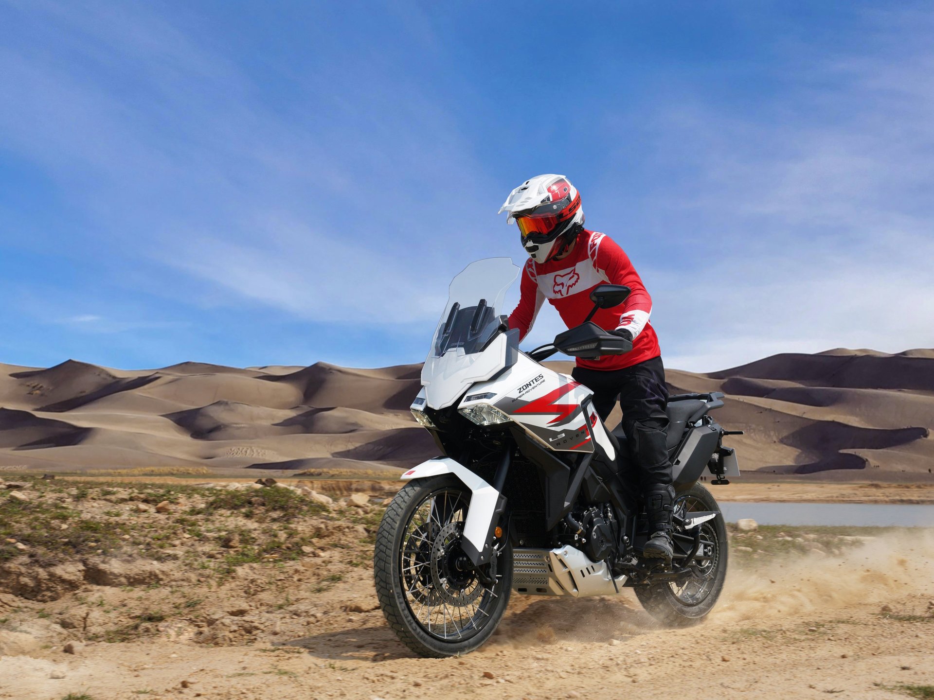 gray computer monitor