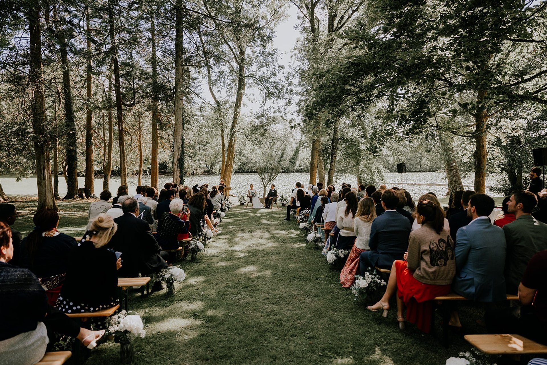 black and white bed linen
