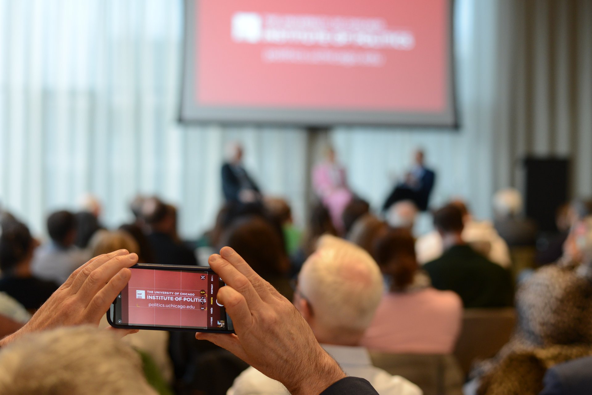 gray computer monitor