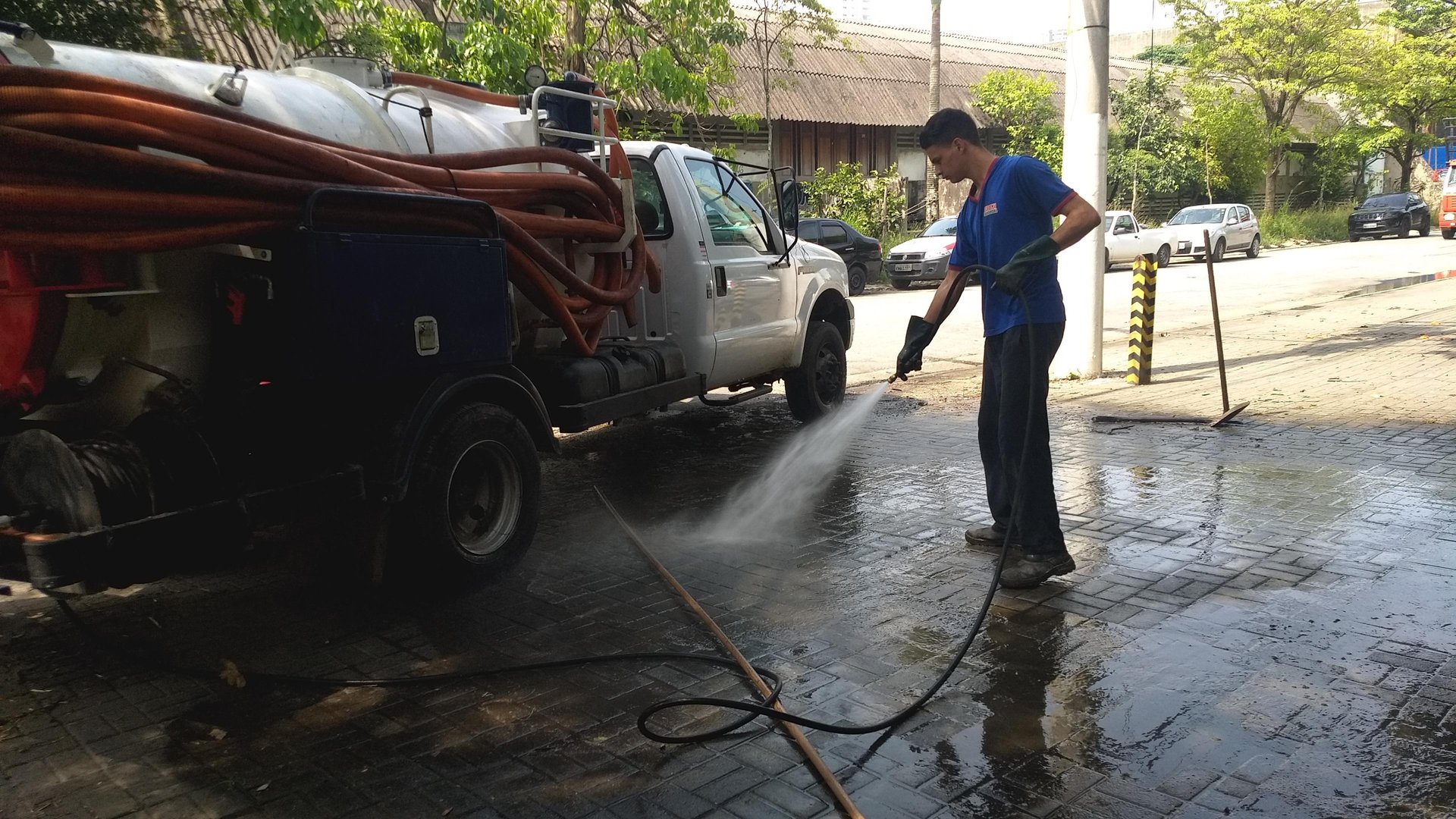 black and white bed linen