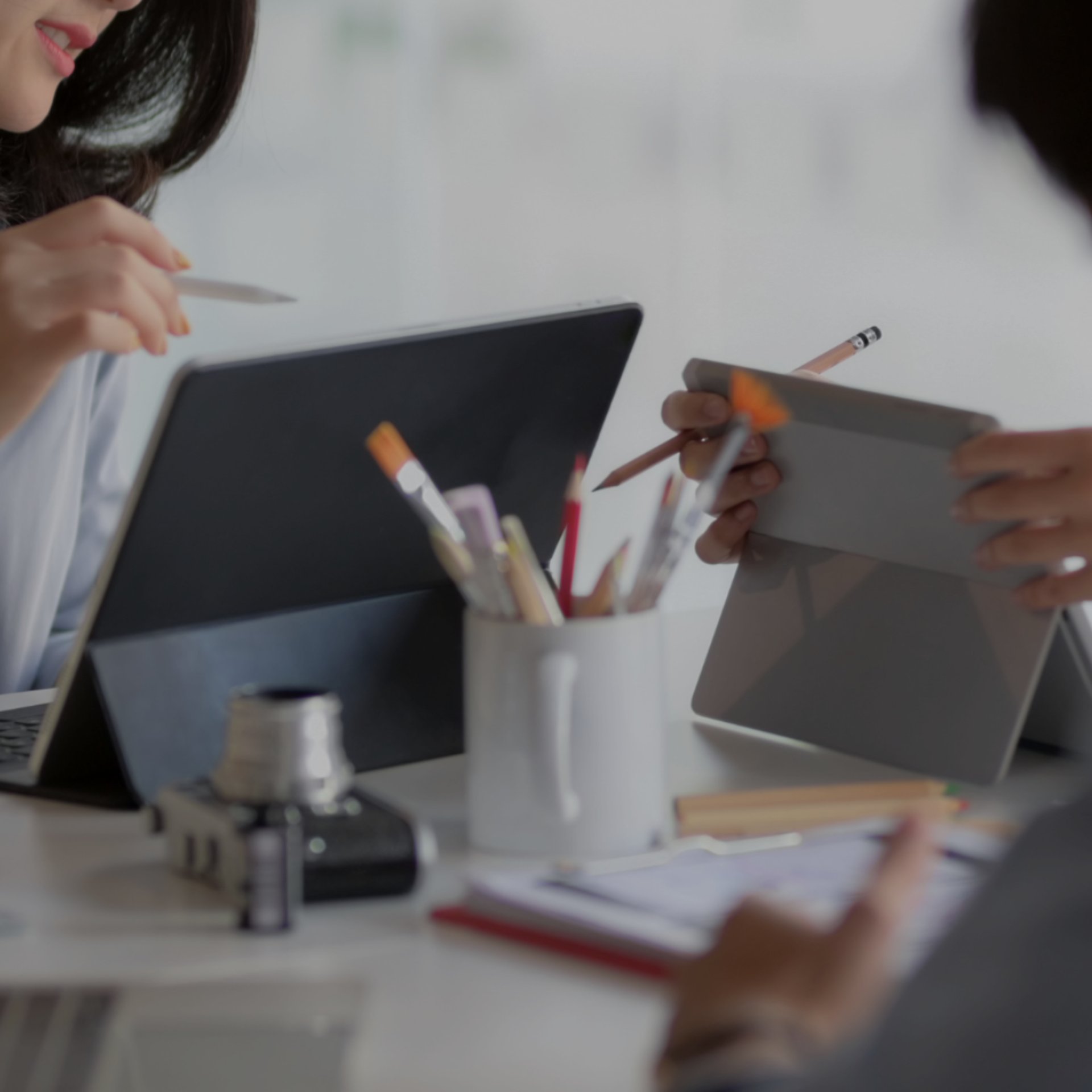 black and white bed linen