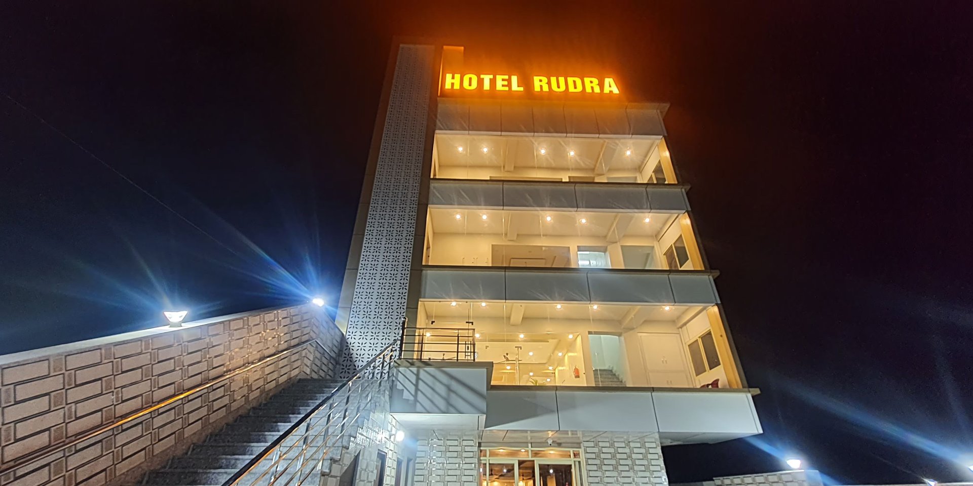 hotel rudra bhaniayawala