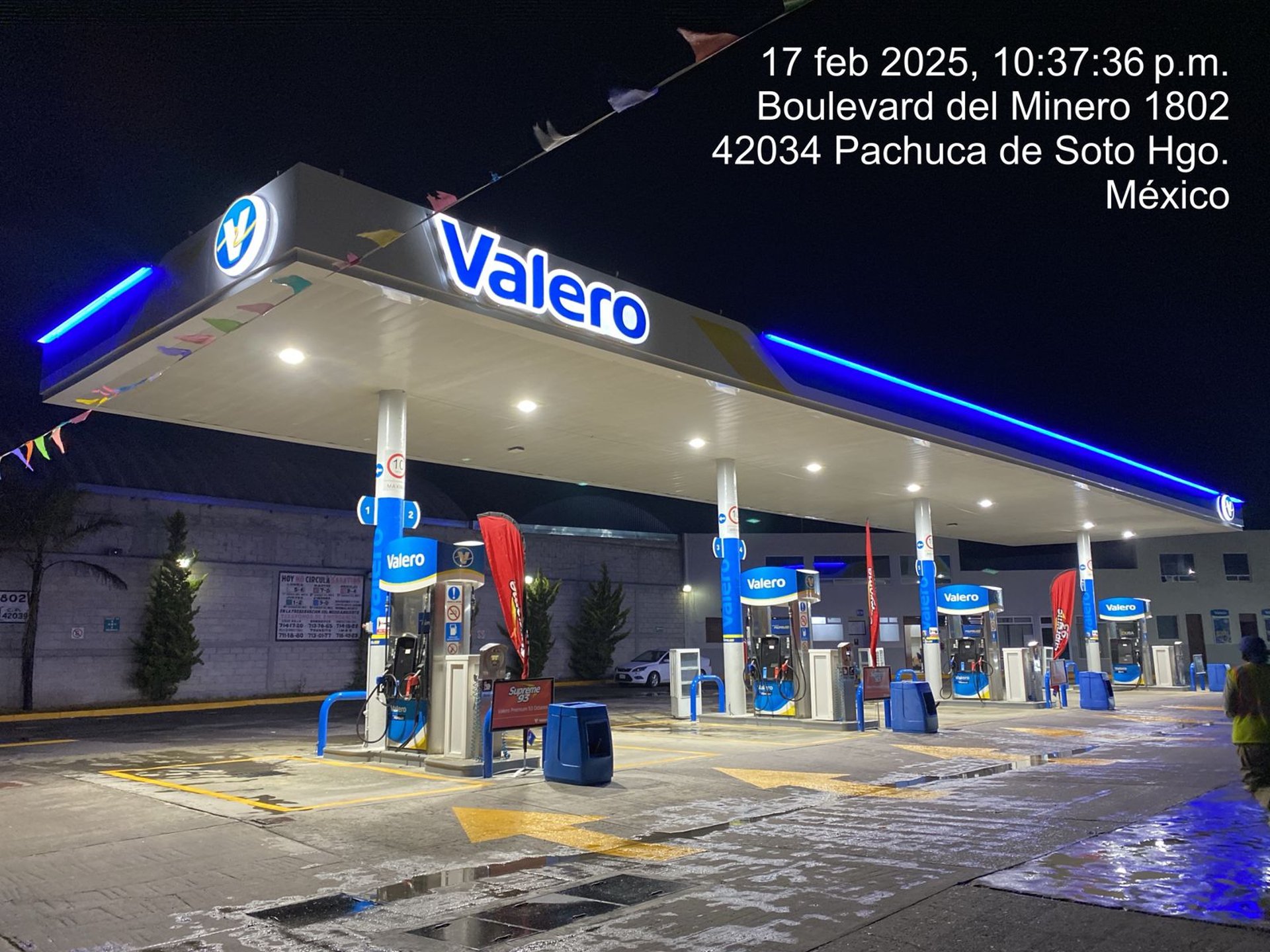 black and brown leather padded tub sofa