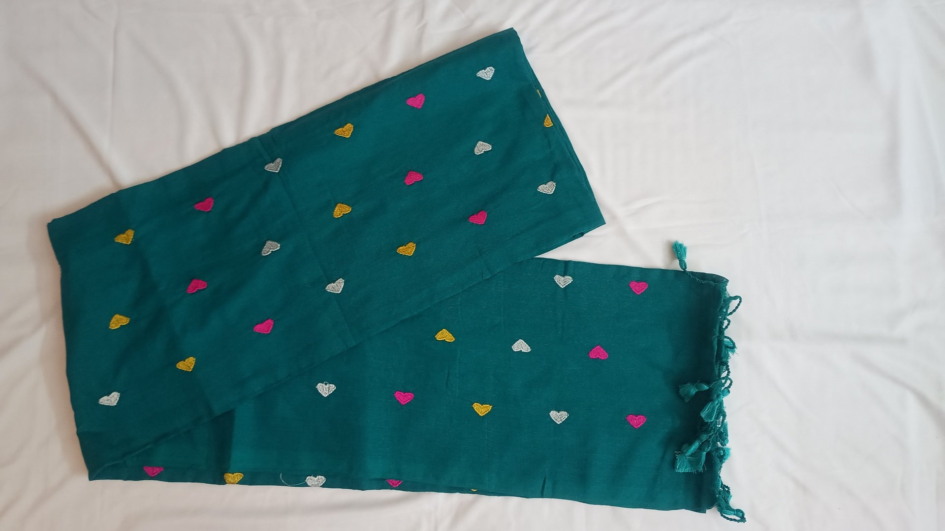 gray computer monitor