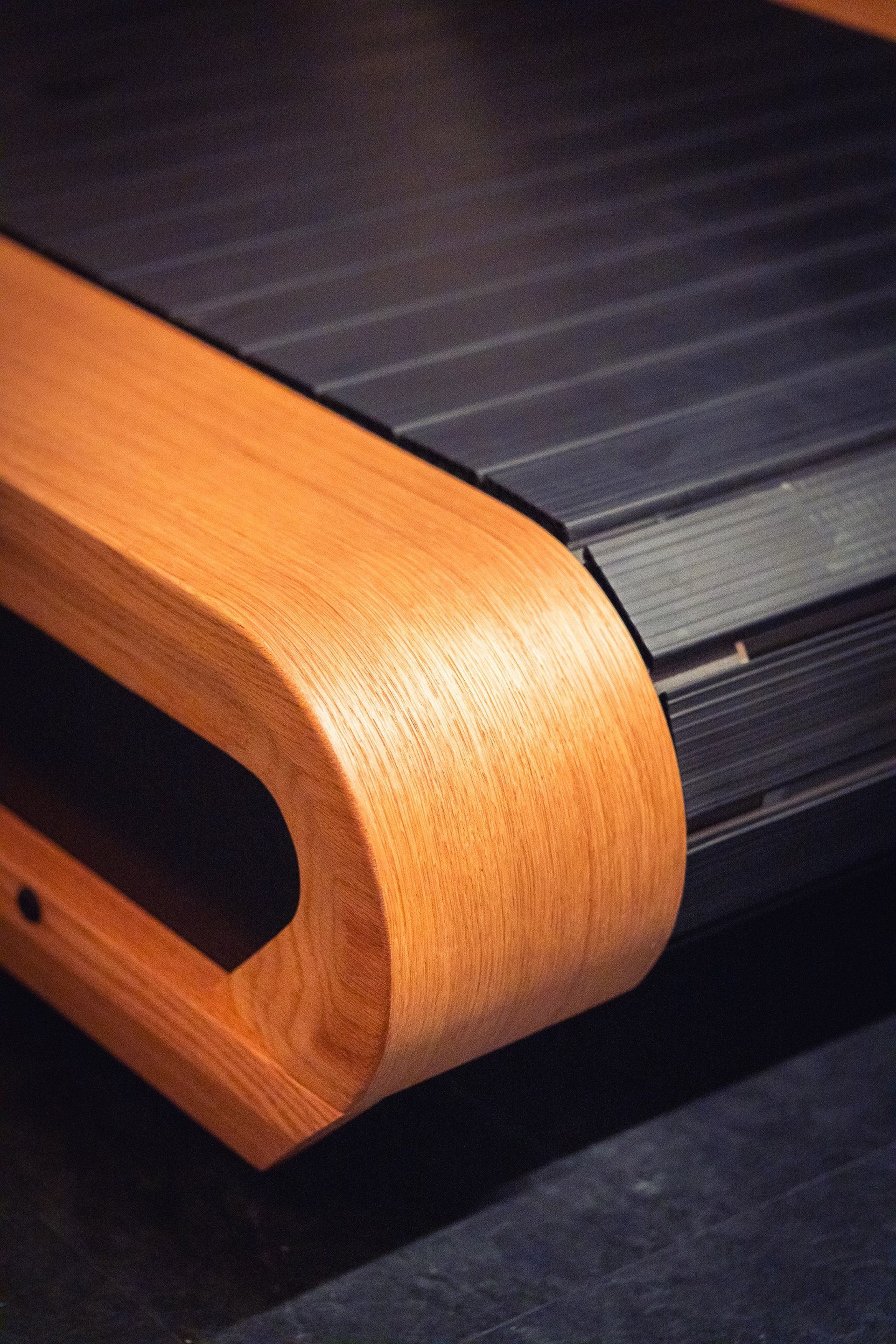 gray computer monitor