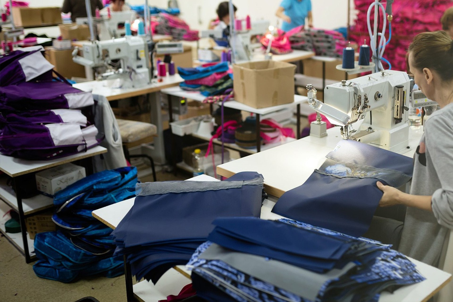 Uniformes escolares y empresariales Ropa de trabajo Camperas egresados