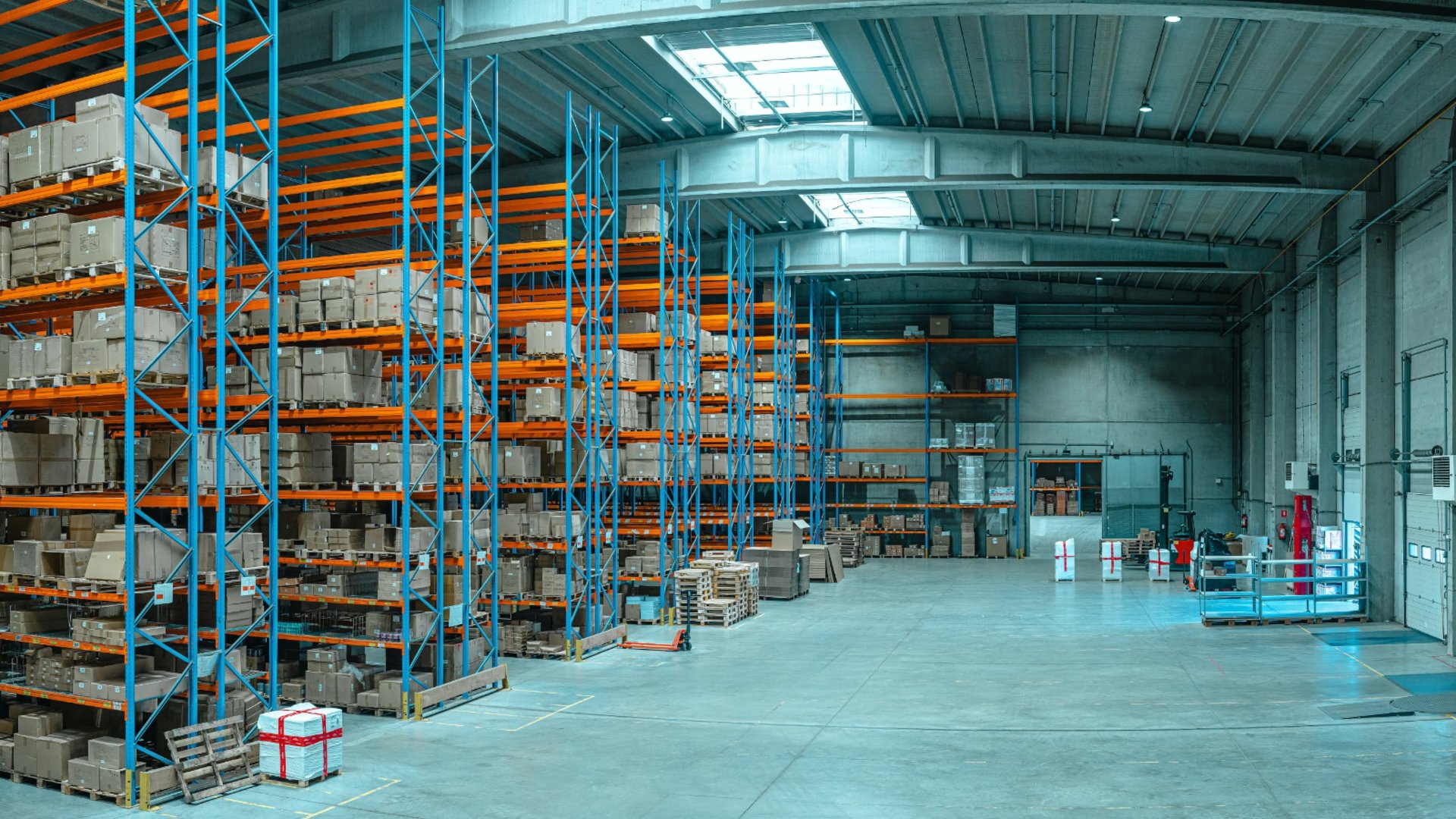 black and brown leather padded tub sofa