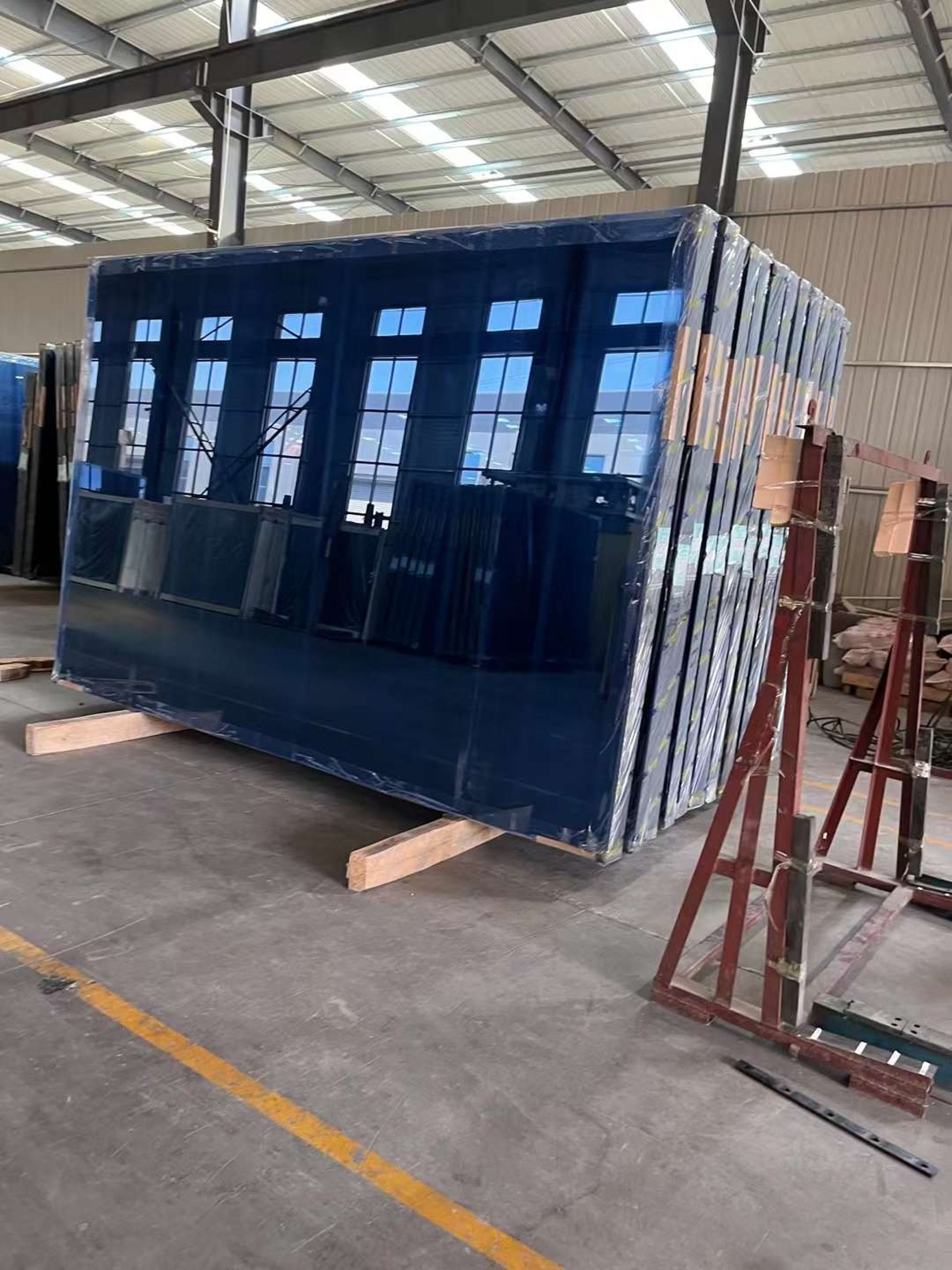 black and white bed linen