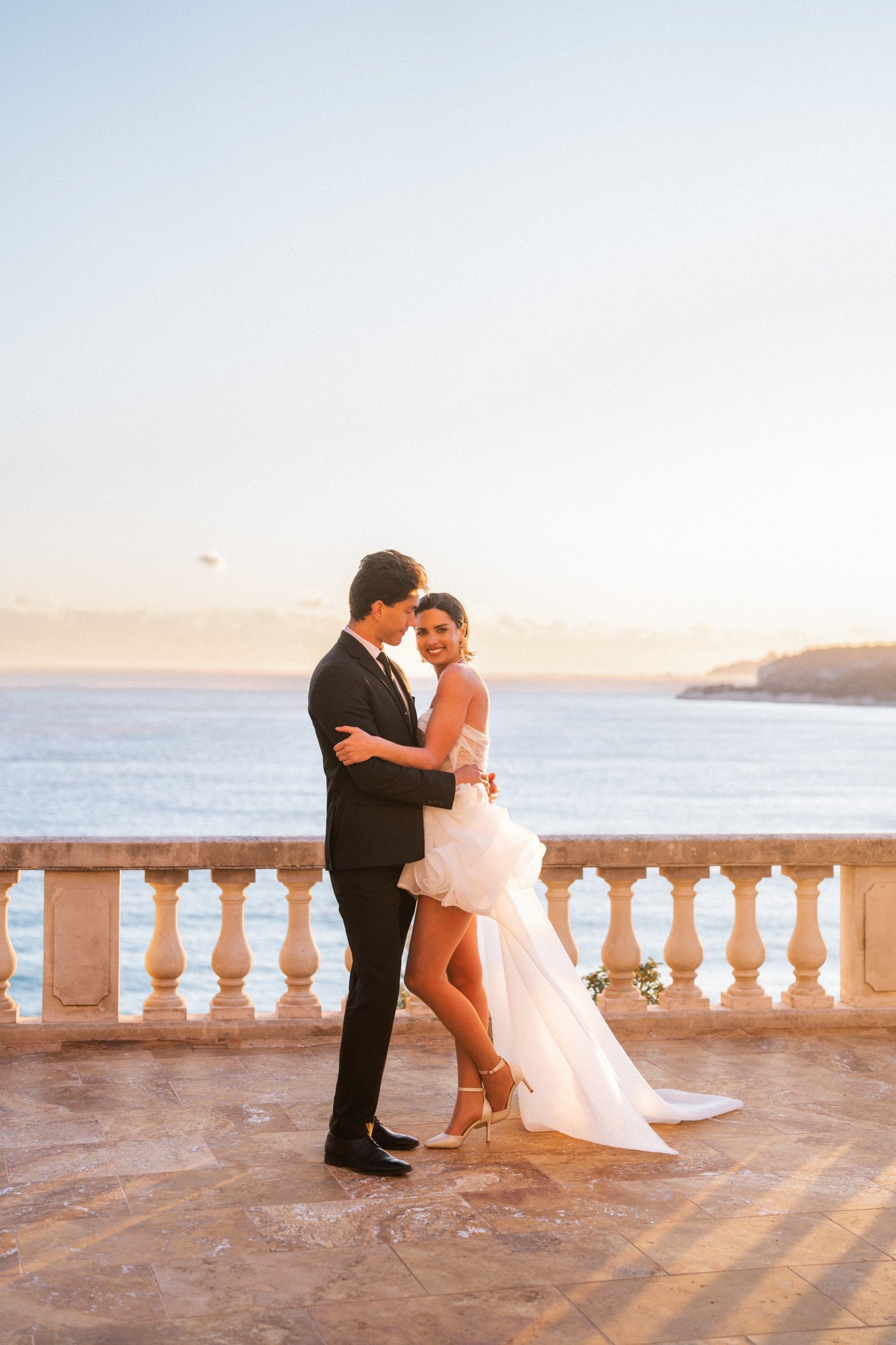 black and white bed linen