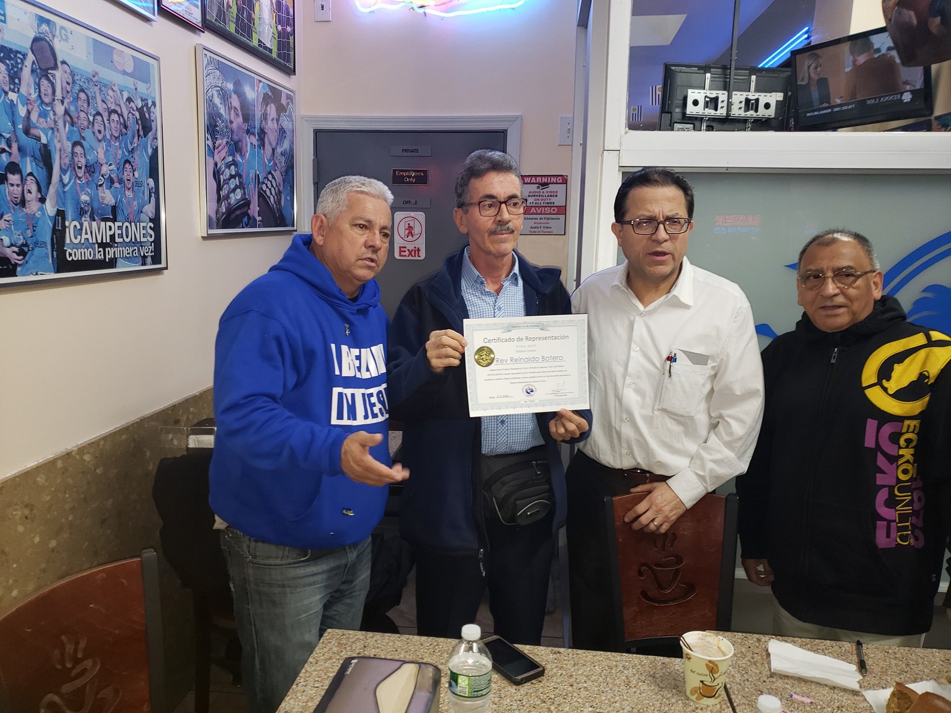 gray computer monitor