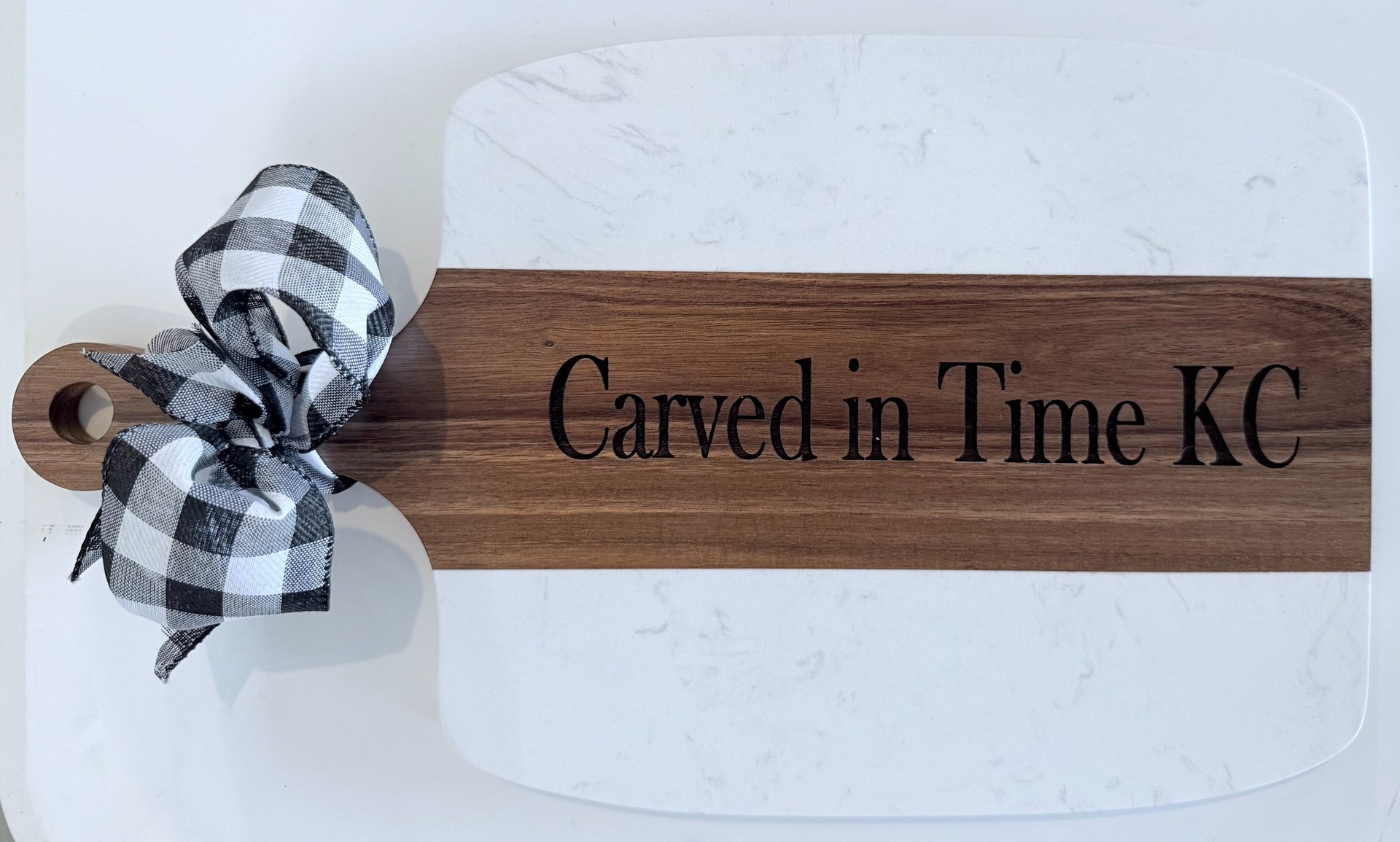 gray computer monitor