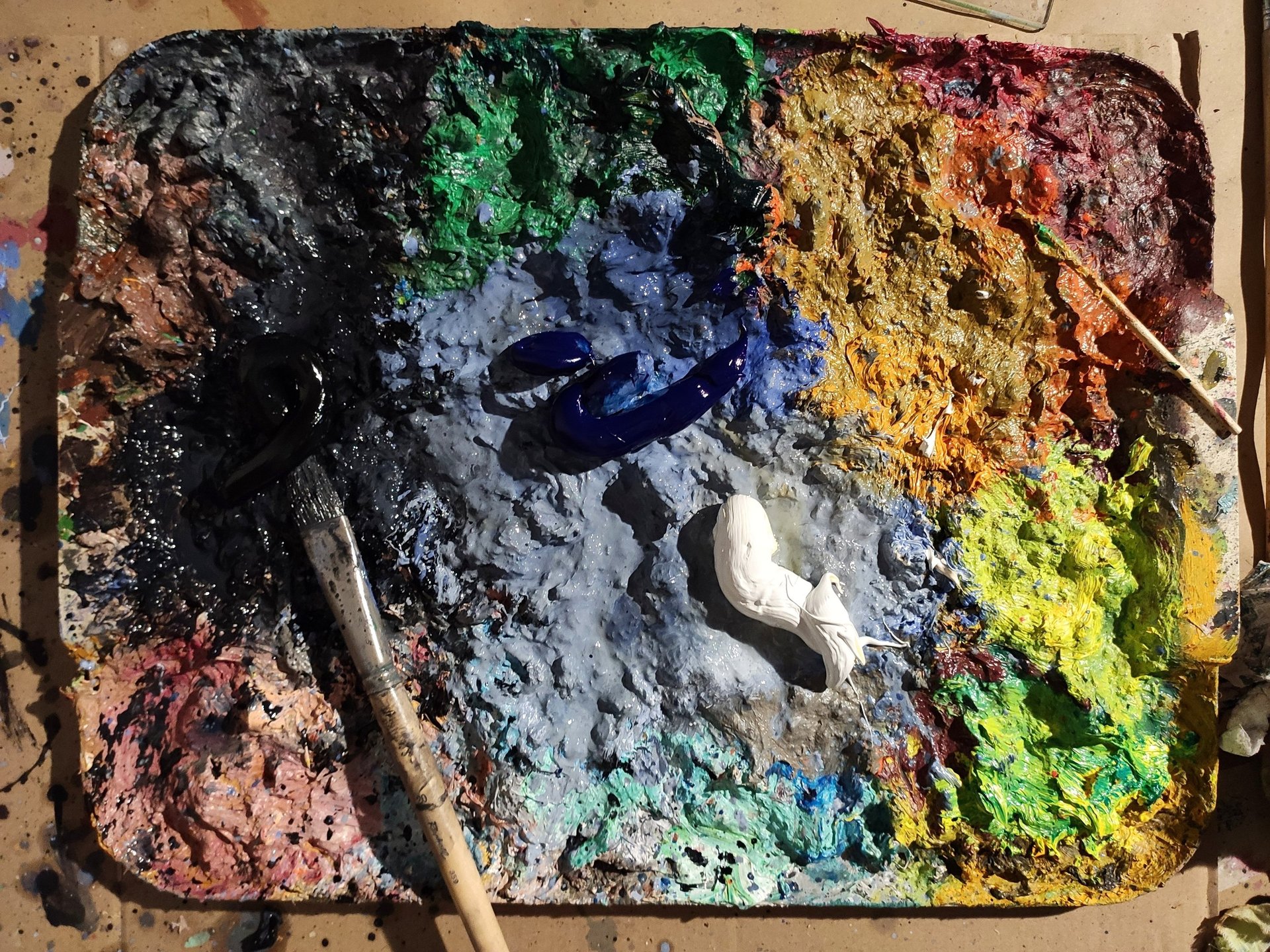 an abstract photo of a curved building with a blue sky in the background