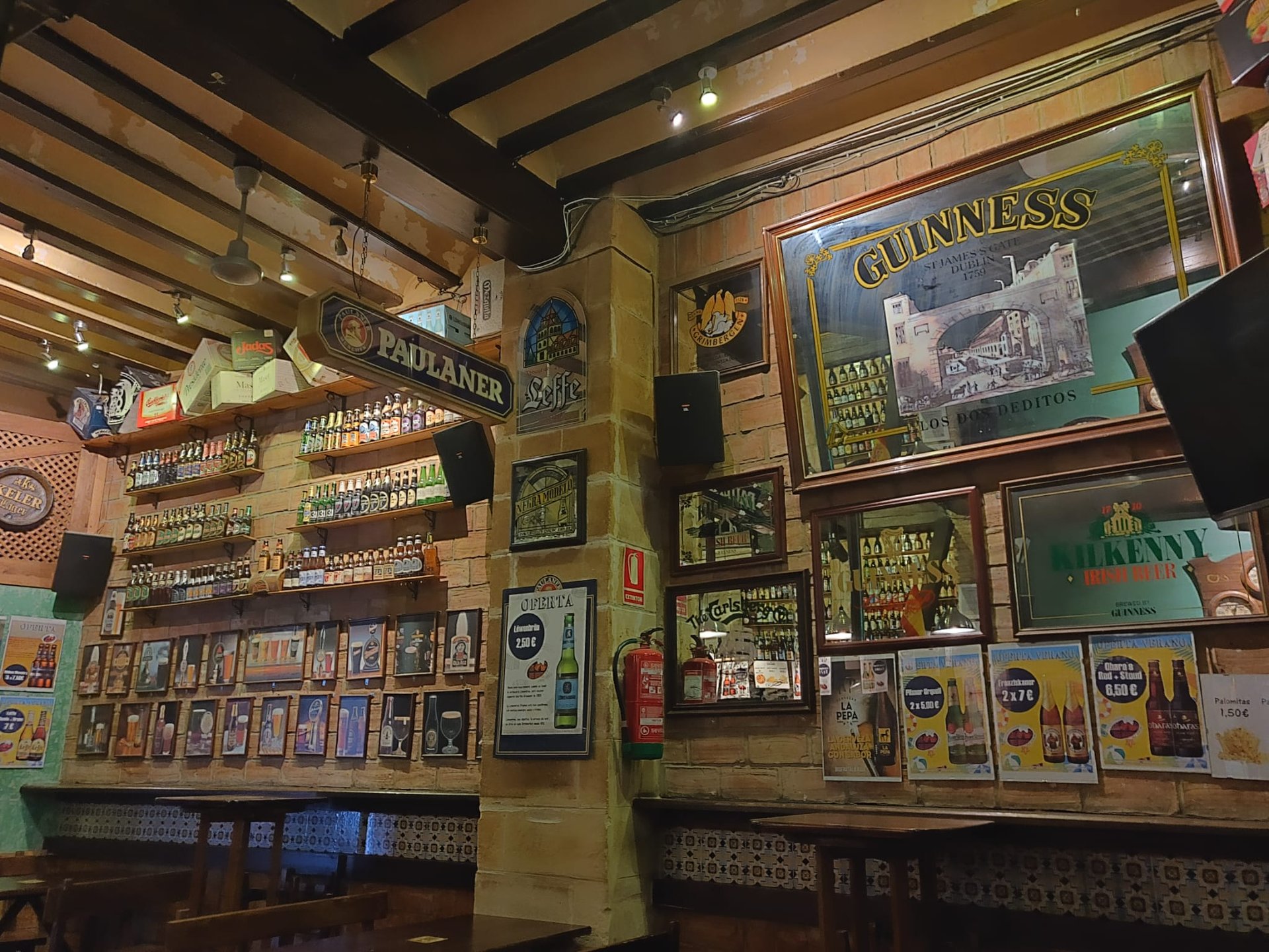 Los Dos Deditos - Cerveceria Jerez de la Frontera