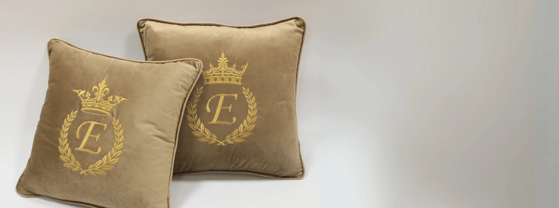 Siuvinėtos pagalvėlės