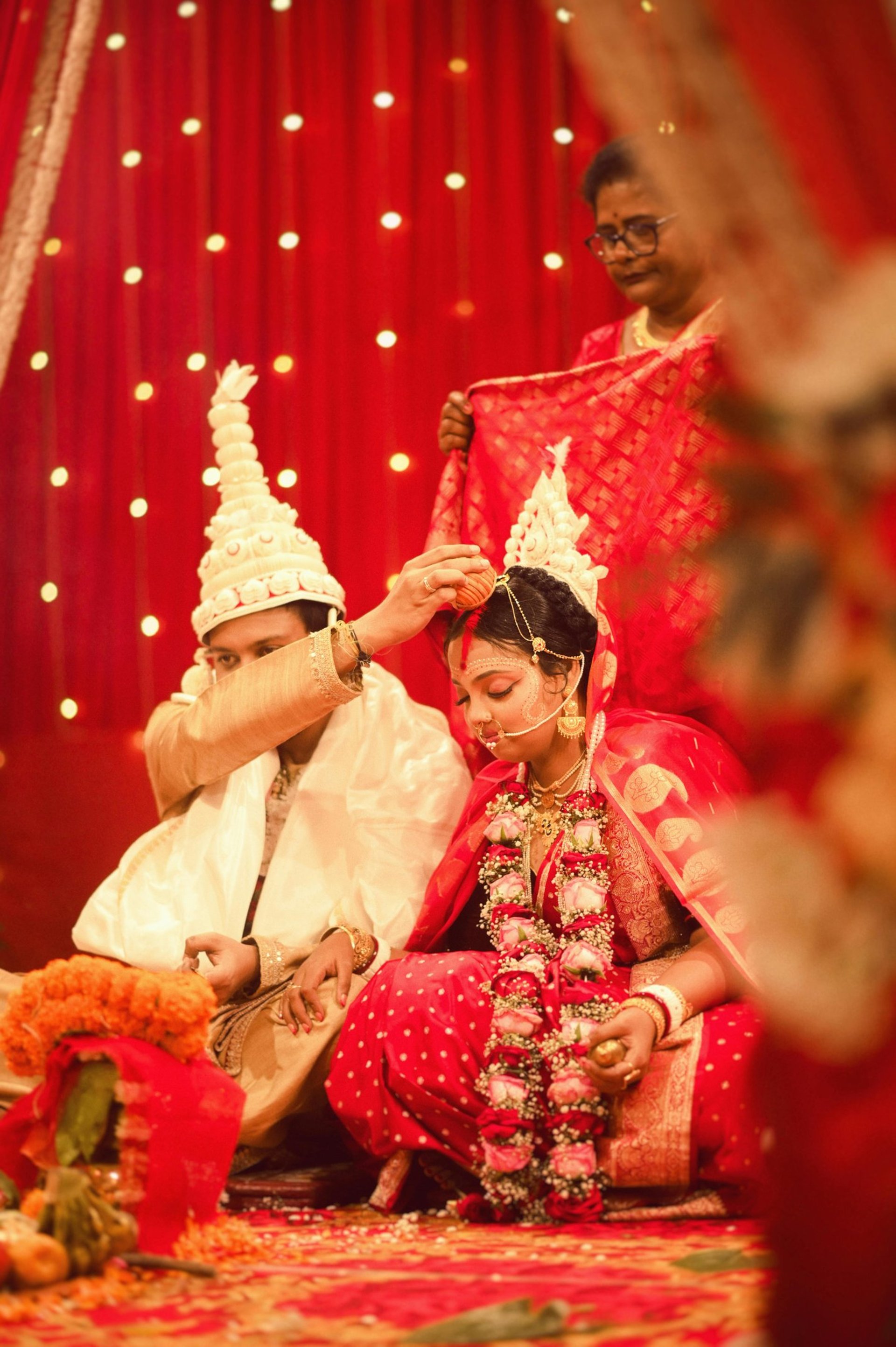 gray computer monitor