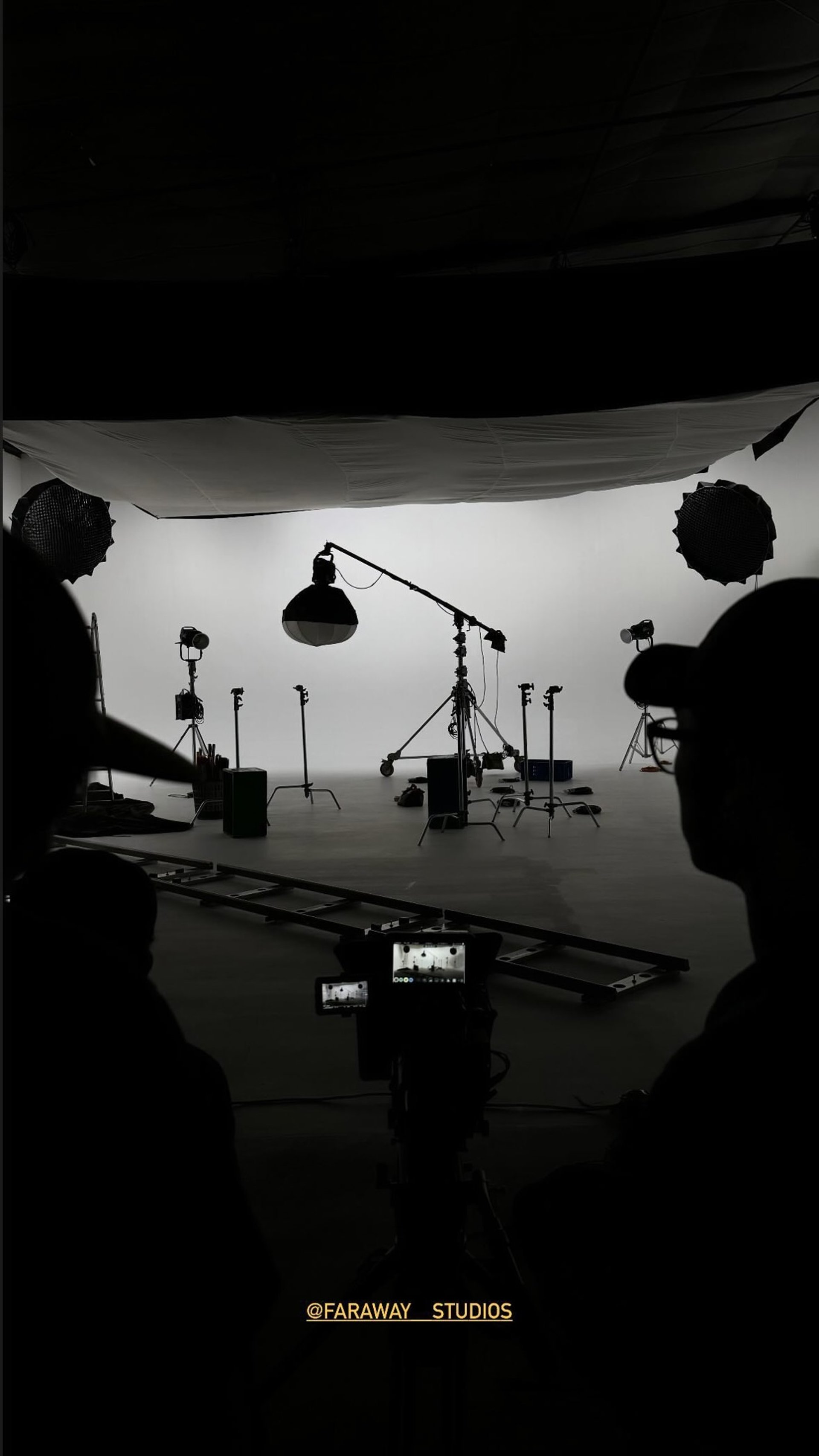 black and white bed linen