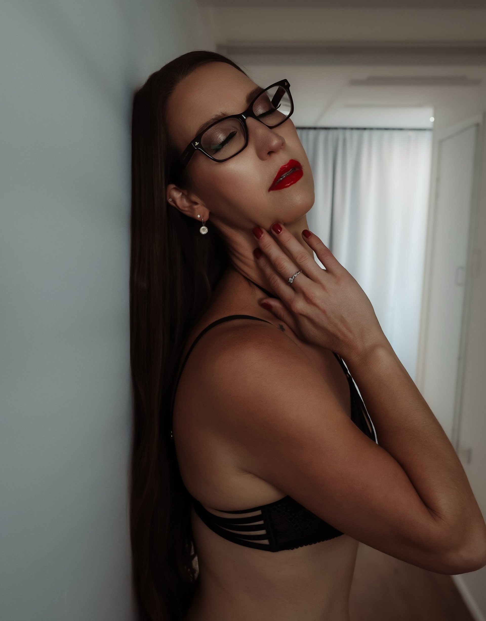 black and brown leather padded tub sofa