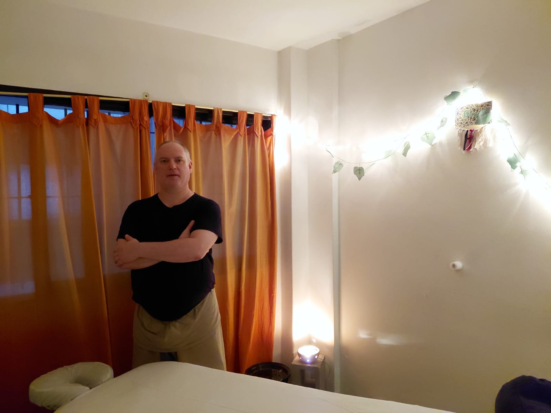 gray computer monitor