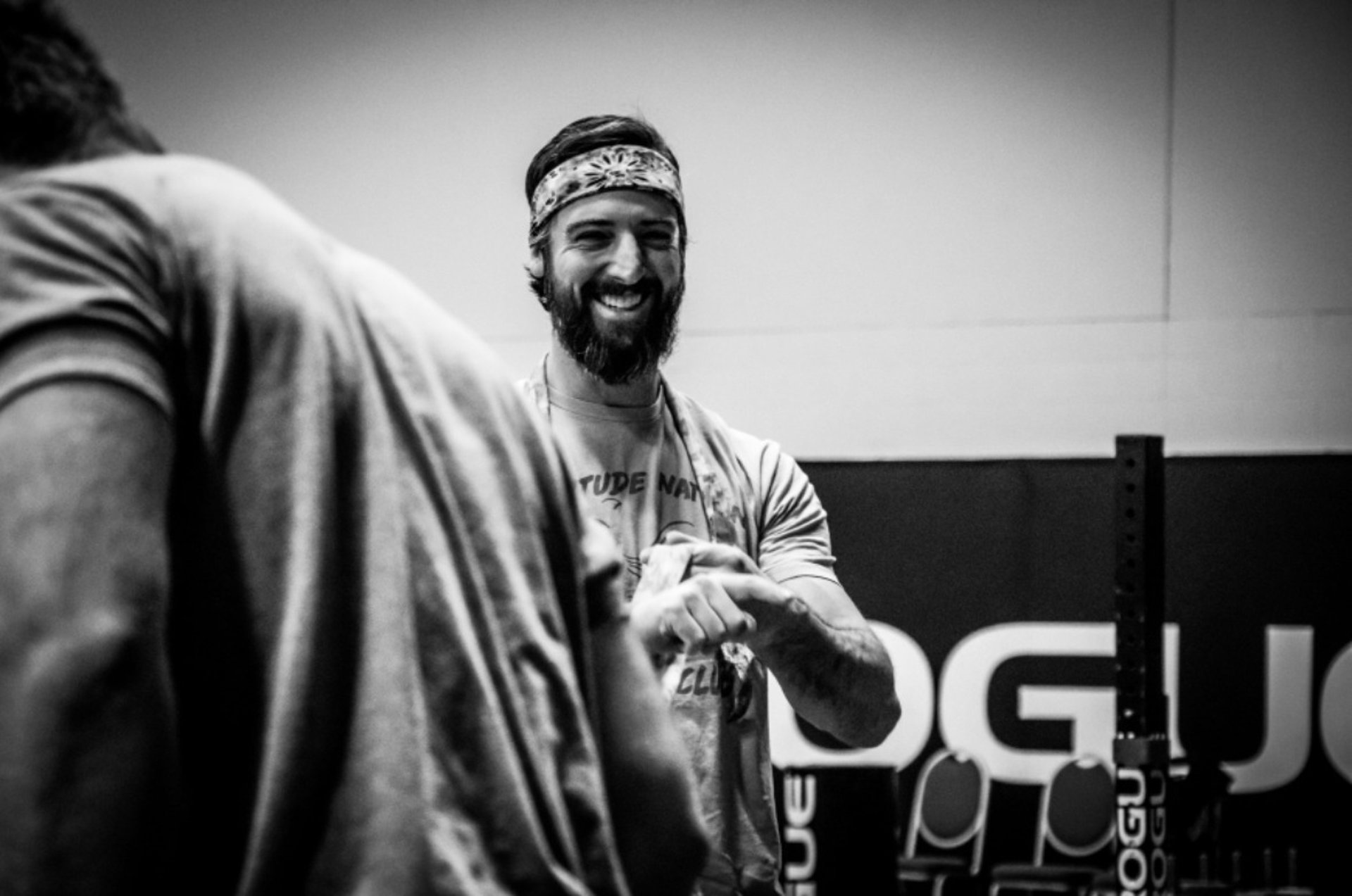 gray computer monitor