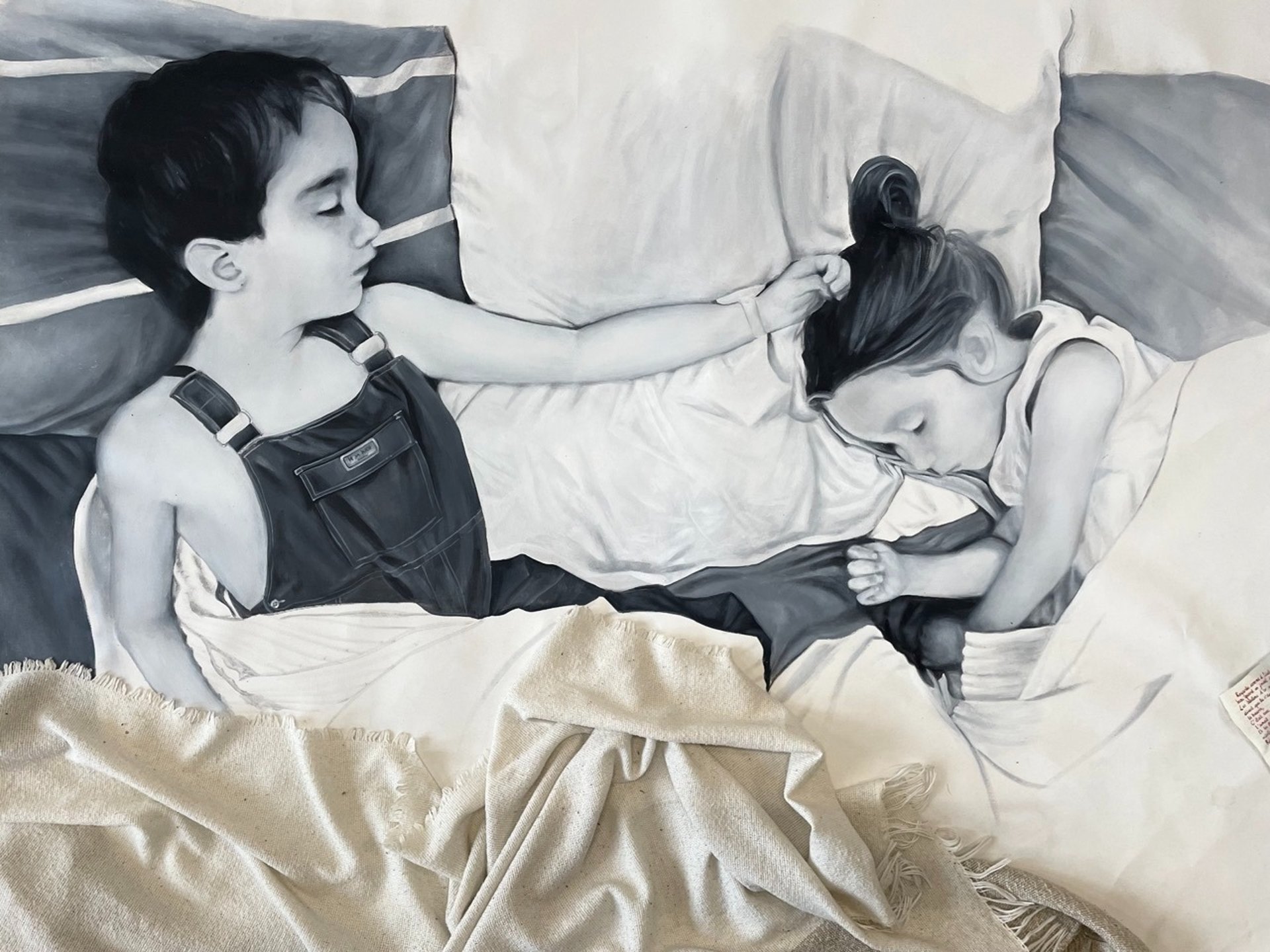 gray computer monitor