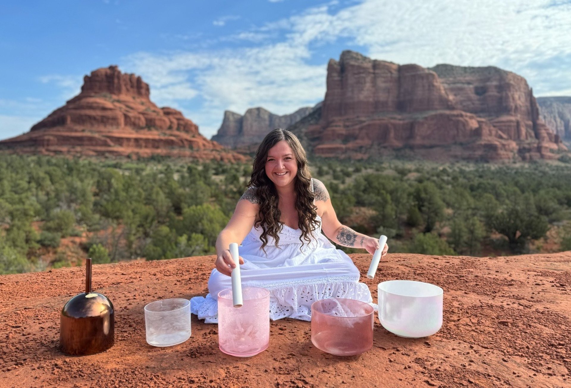 gray computer monitor