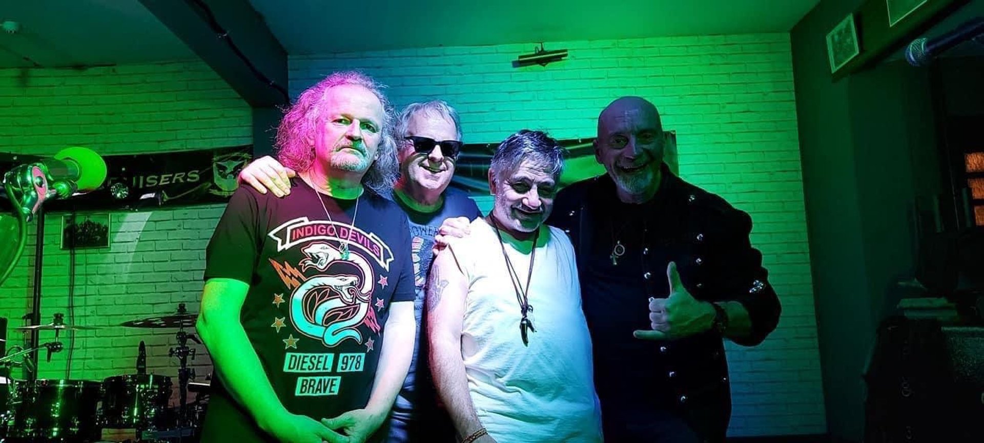 black and white bed linen