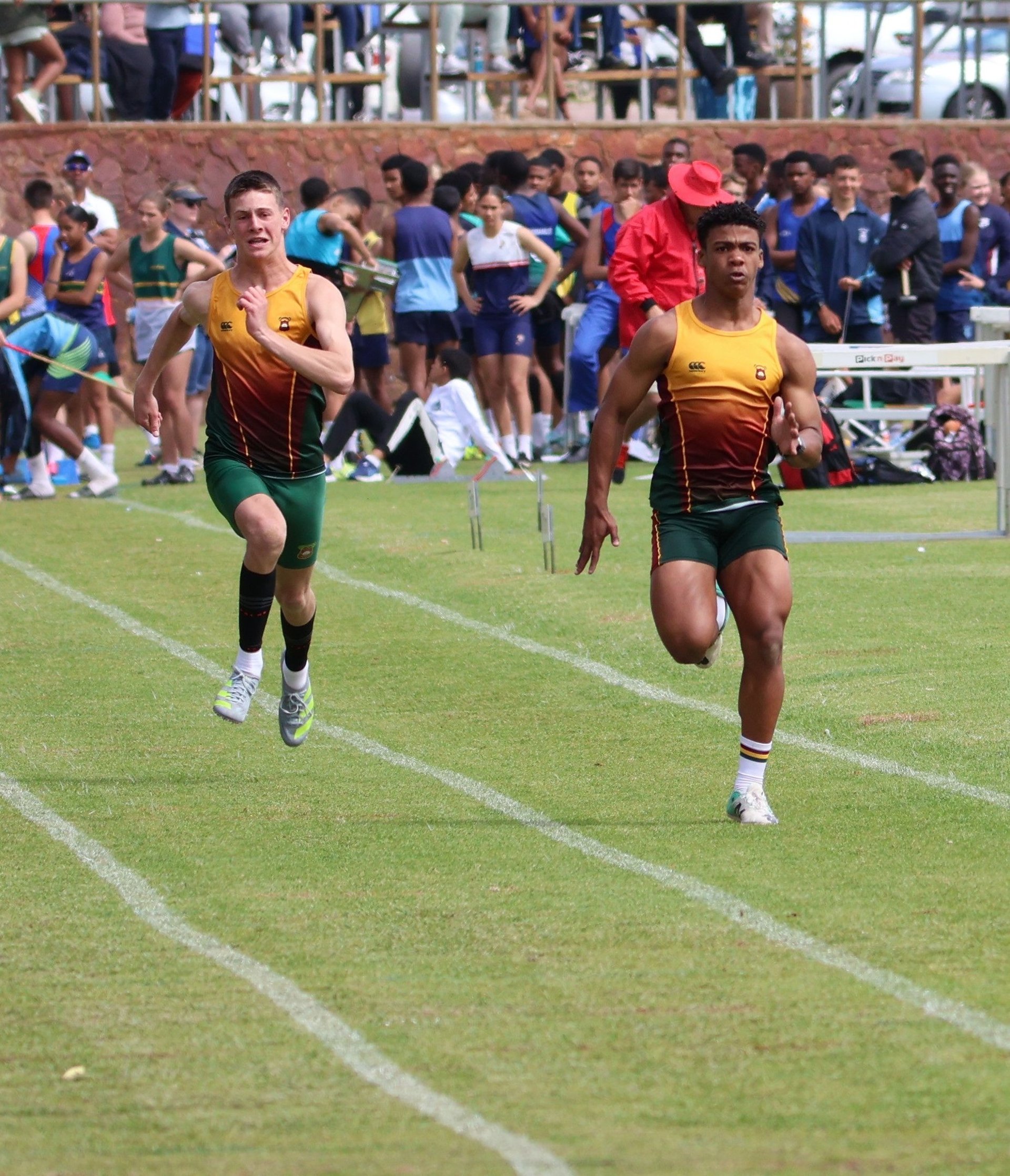 gray computer monitor