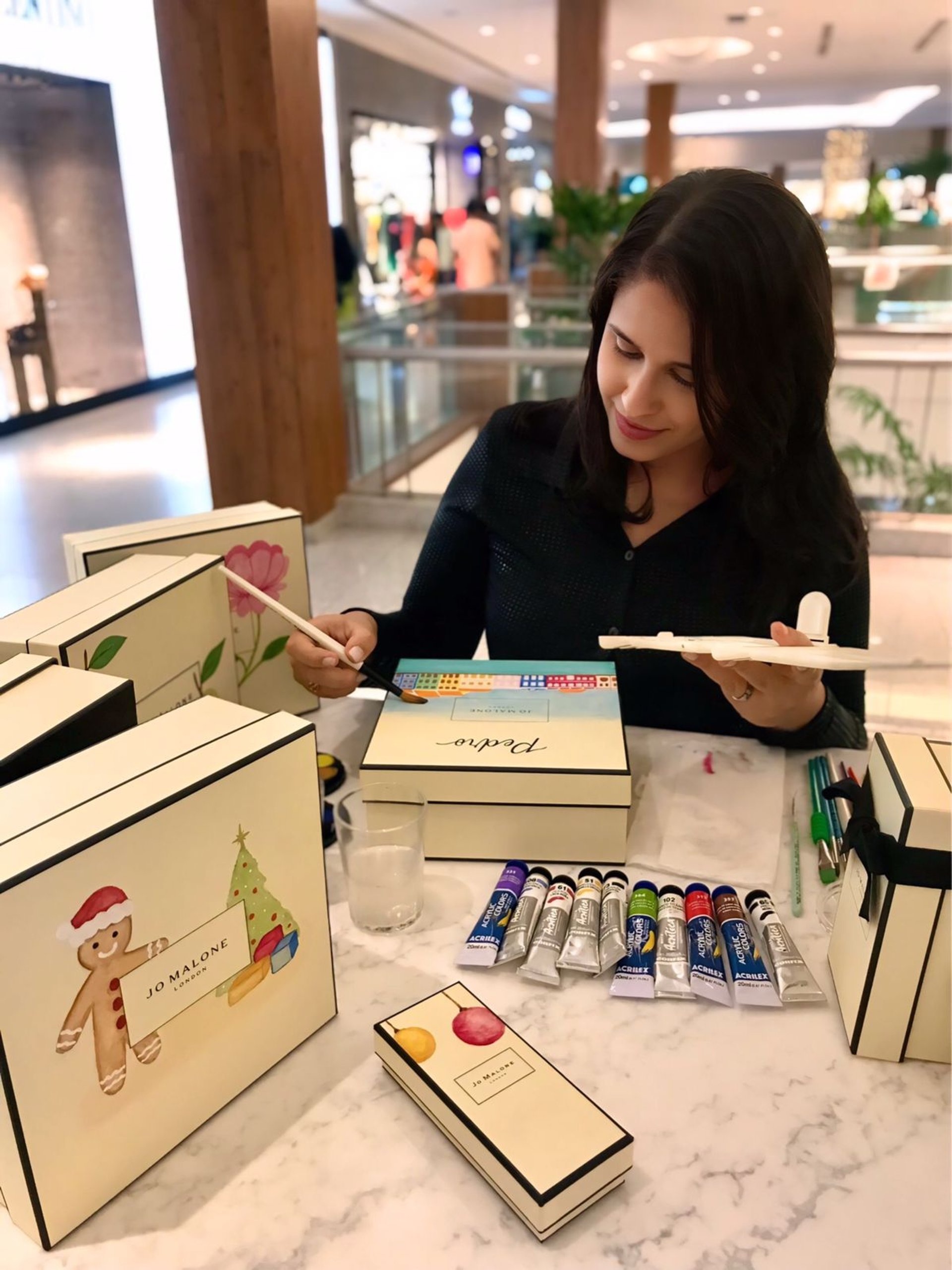 gray computer monitor