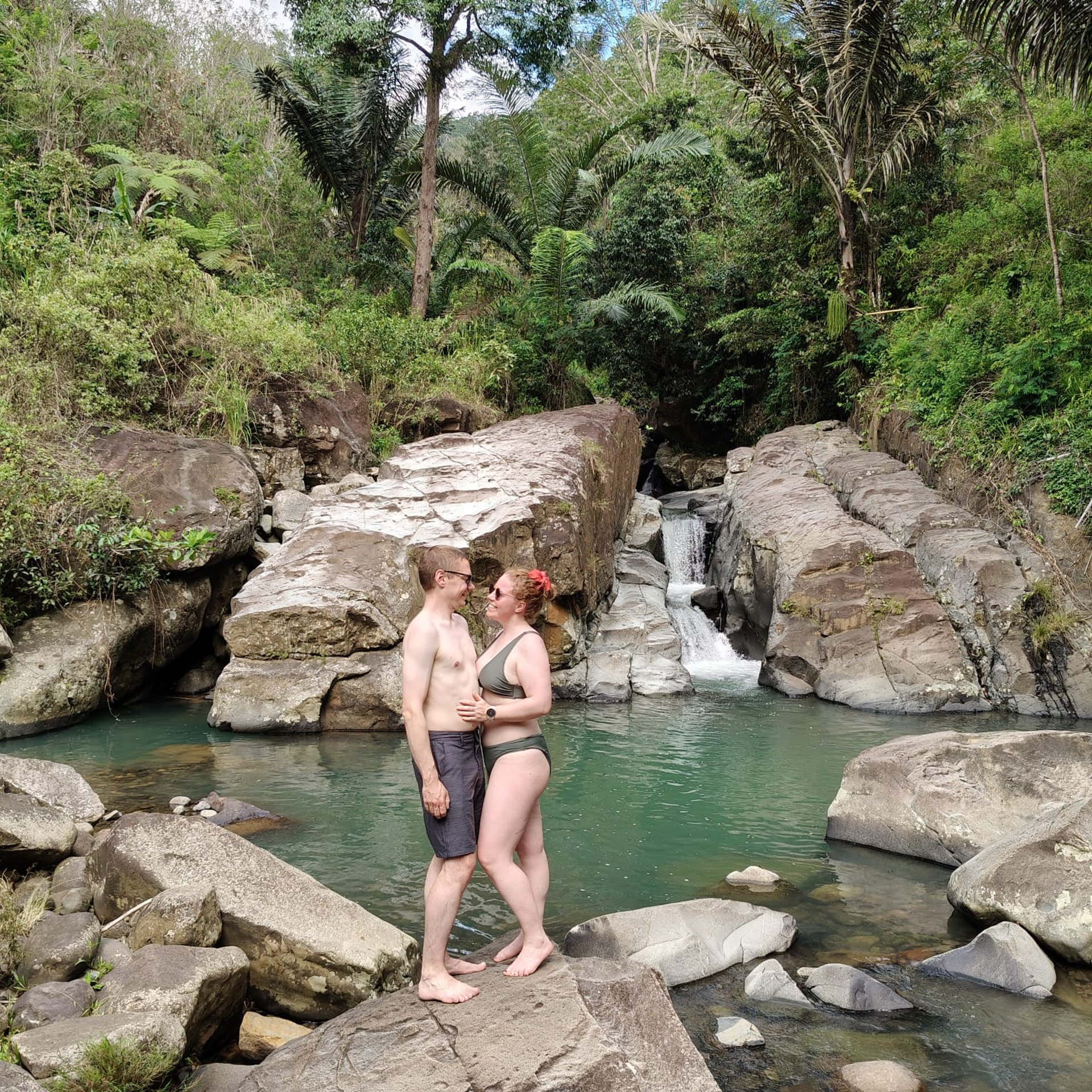 black and white bed linen
