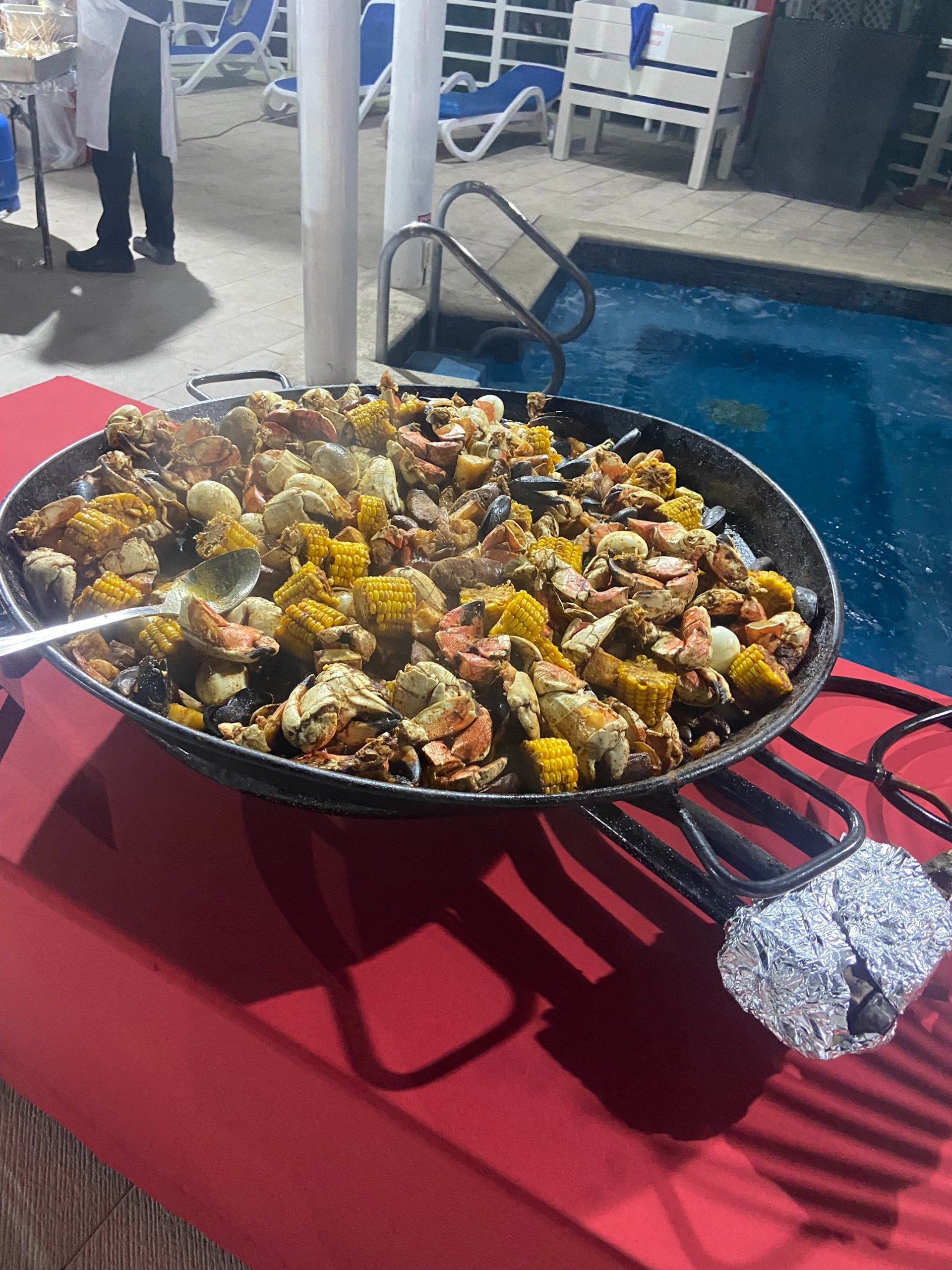 black and white bed linen